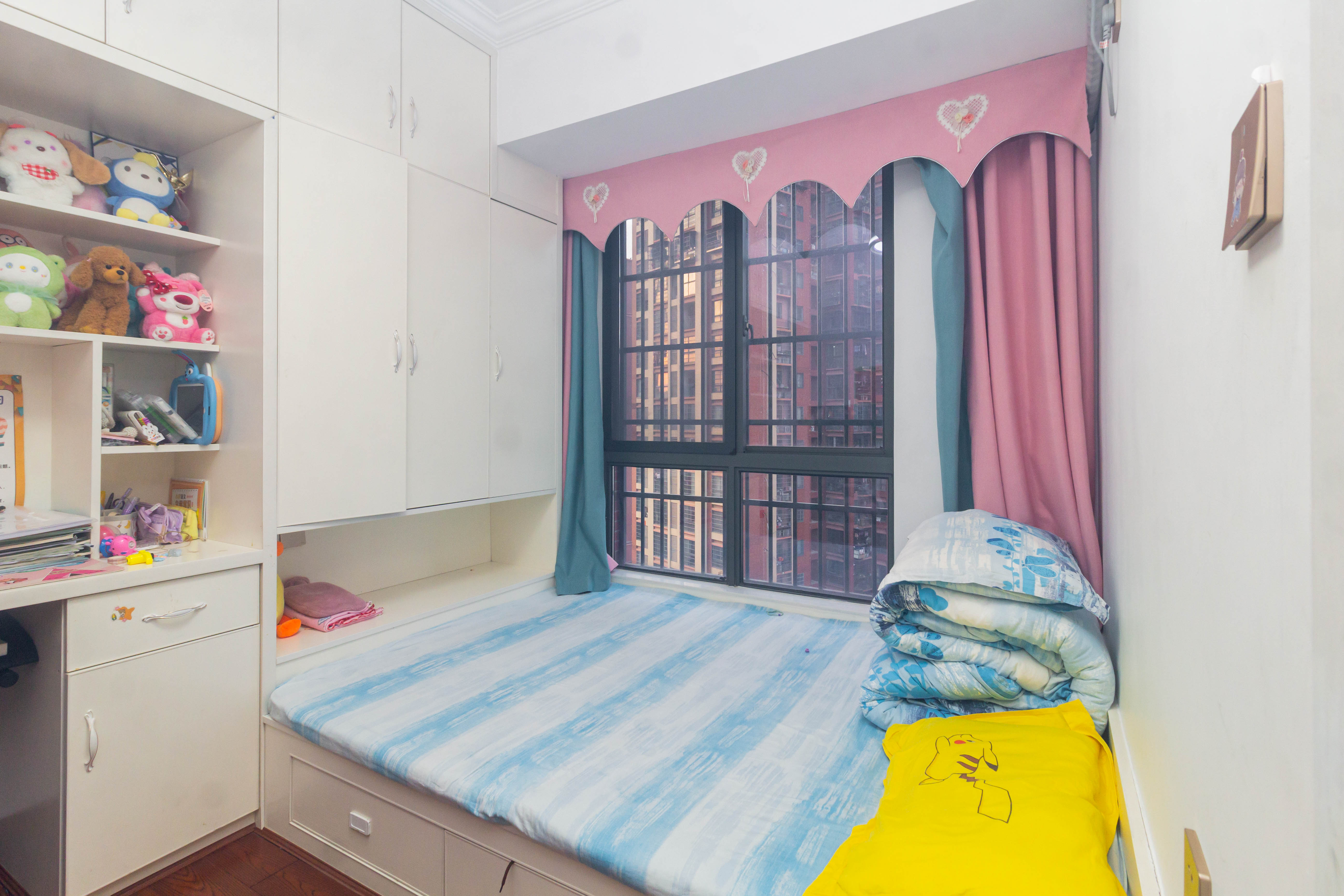 海德公园 4室2厅1卫 75.8万 海德公园 4室2厅1卫 75.8万卧室