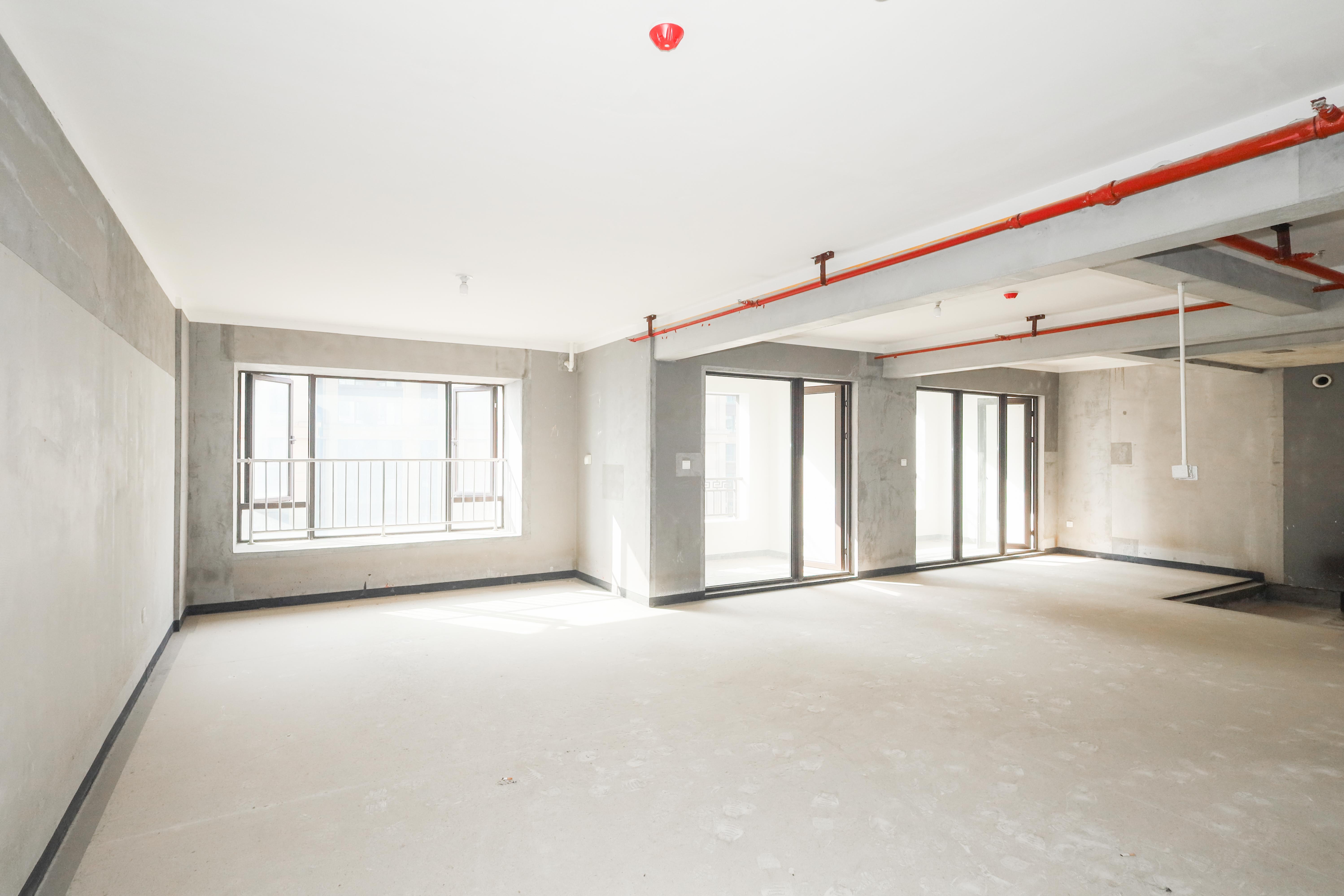 建发央著  4室2厅2卫   218.00万
