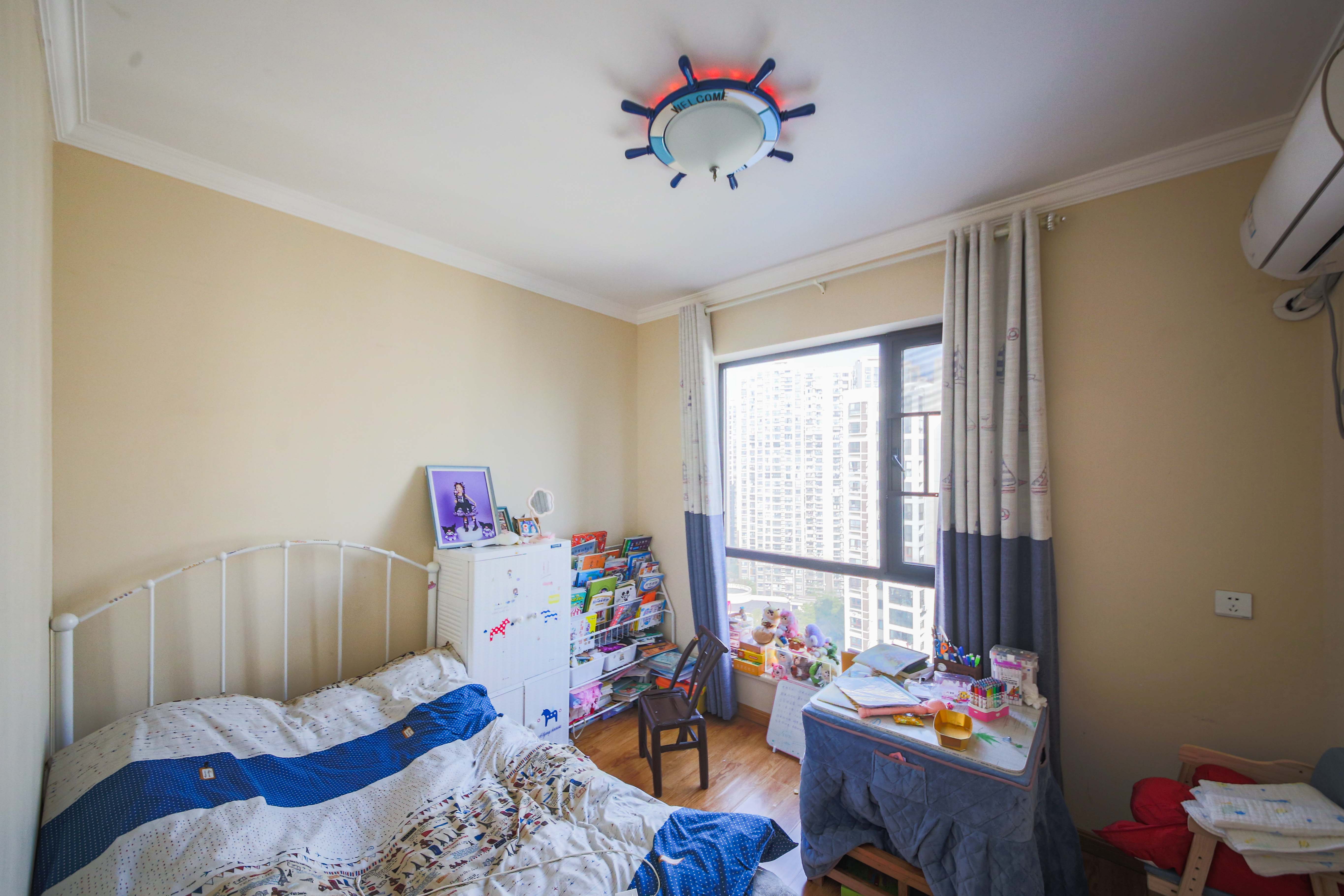 龙骧佳苑  4室2厅2卫    120.0万 龙骧佳苑  4室2厅2卫    120.0万卧室