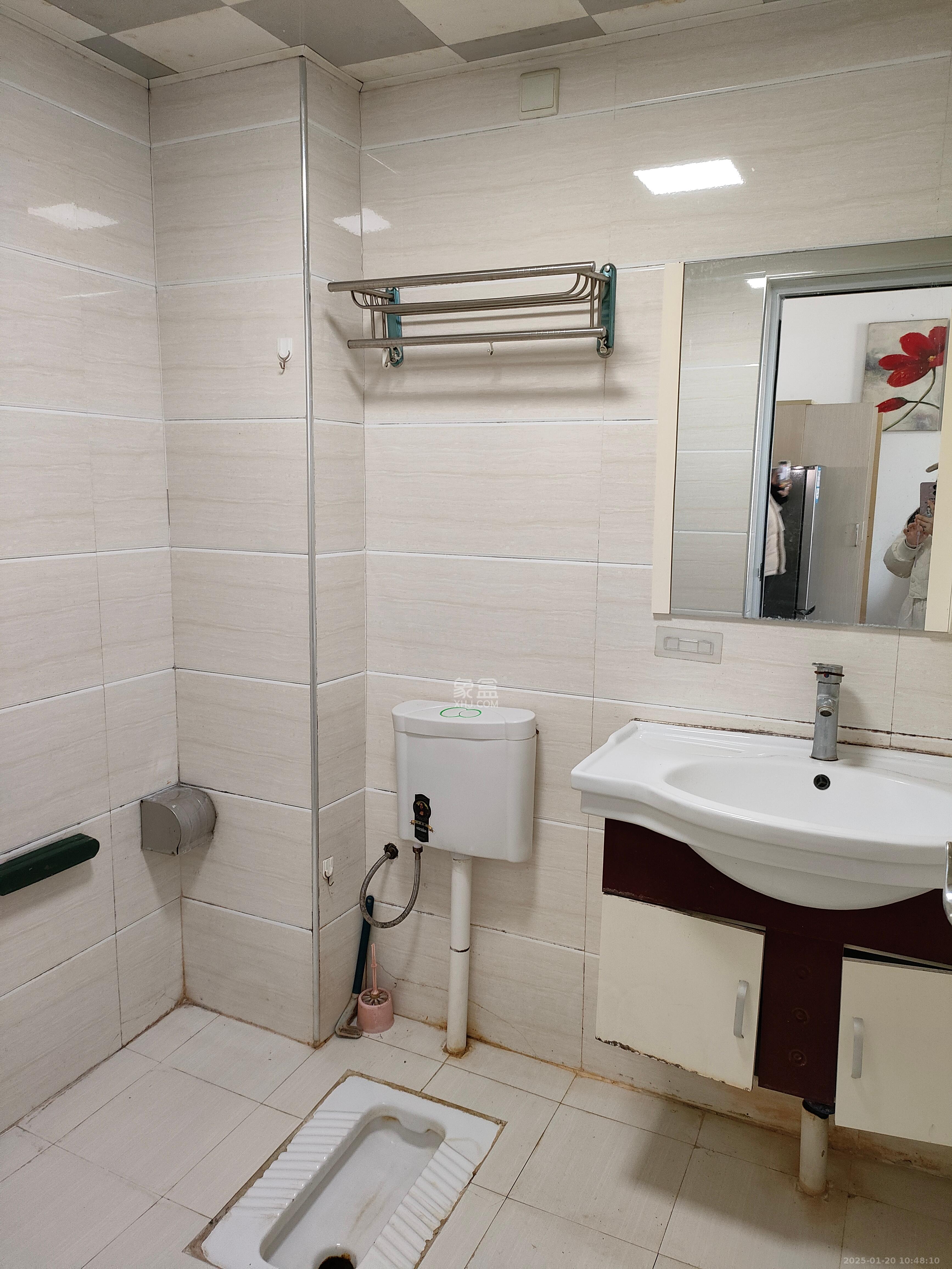 金领家族 1室1厅1卫 1200.0元/月 金领家族 1室1厅1卫 1200.0元/月室内图