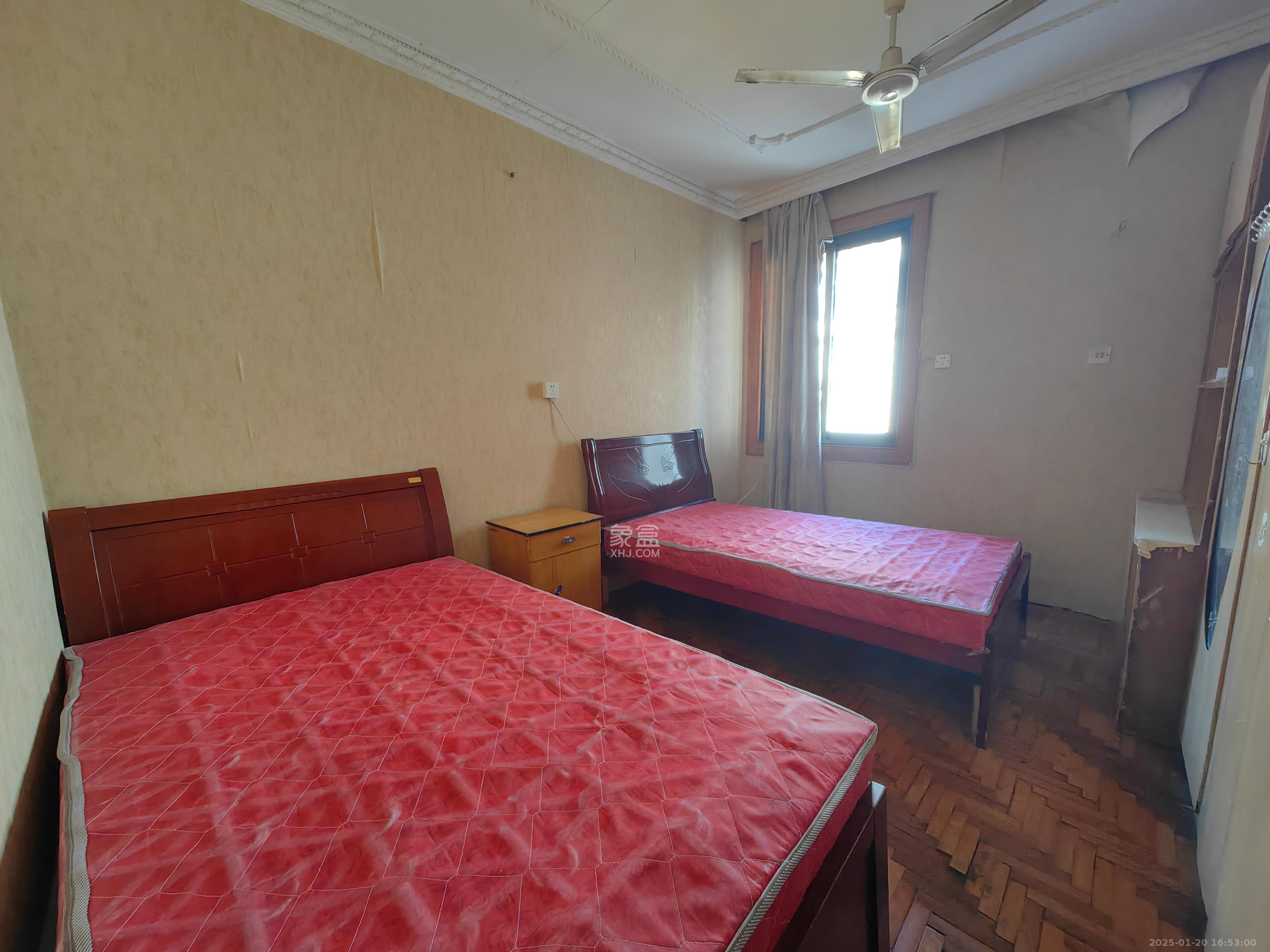 新湘路社区 3室1厅1卫 2600.0元/月 新湘路社区 3室1厅1卫 2600.0元/月室内图