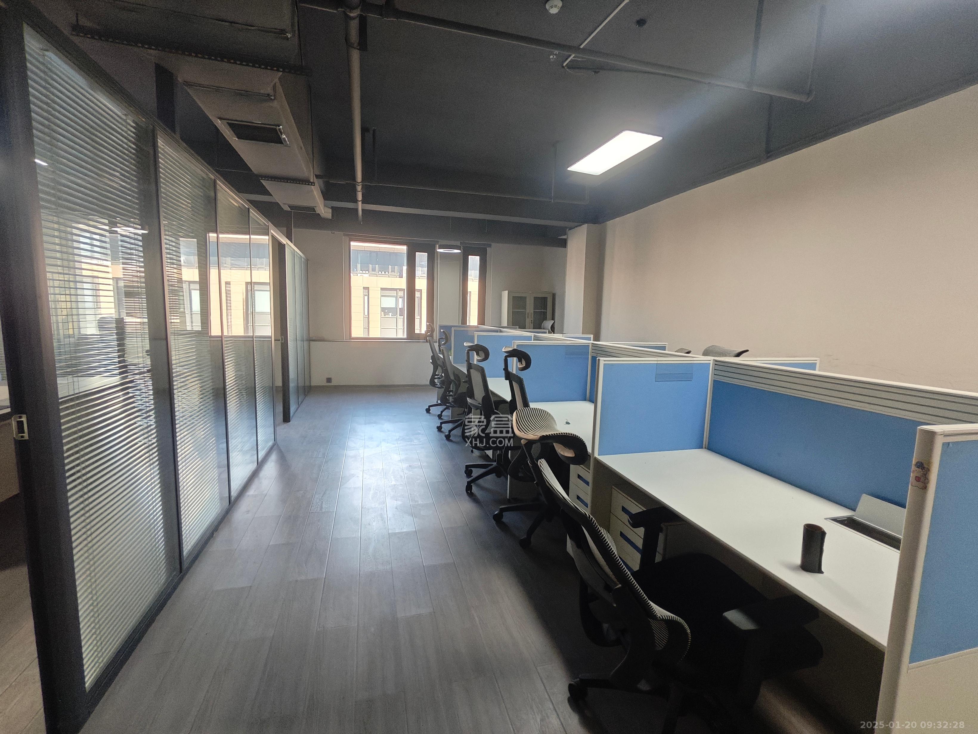 创谷国家广告产业园  1室1厅1卫    5000.0元/月 创谷国家广告产业园  1室1厅1卫    5000.0元/月室内图