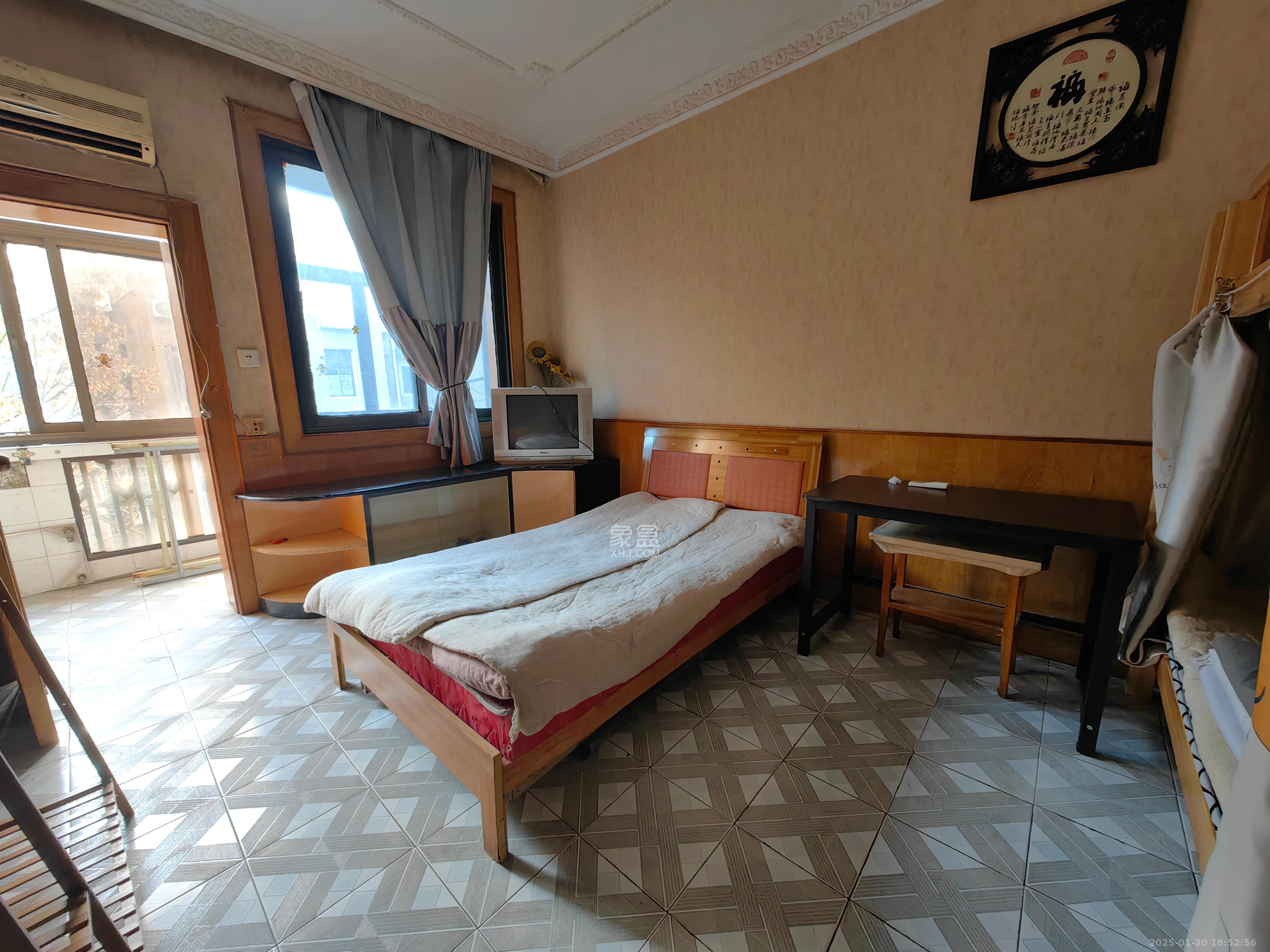 新湘路社区 3室1厅1卫 2600.0元/月 新湘路社区 3室1厅1卫 2600.0元/月室内图