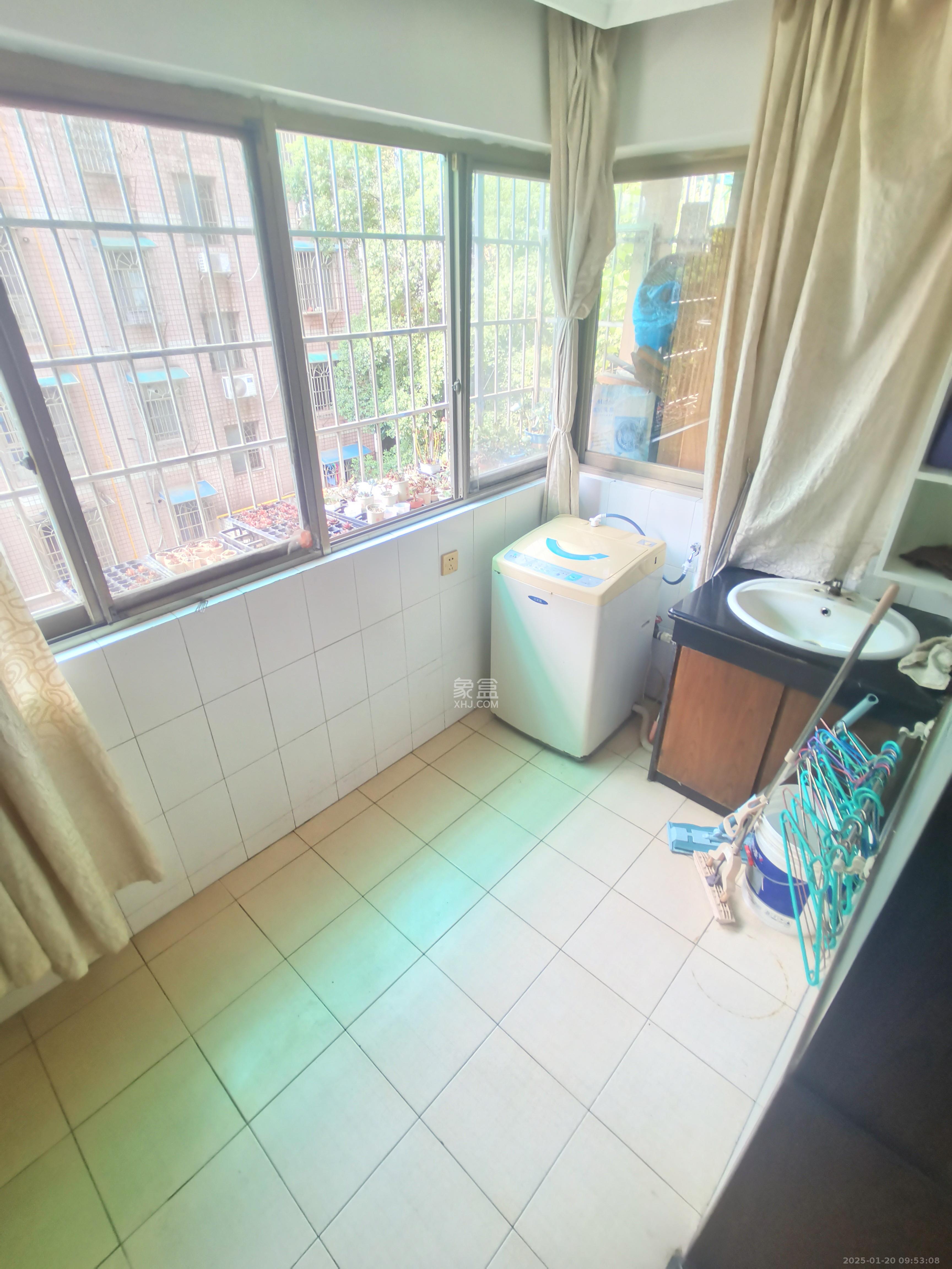 丽都苑  3室2厅1卫   1600.00元/月室内图