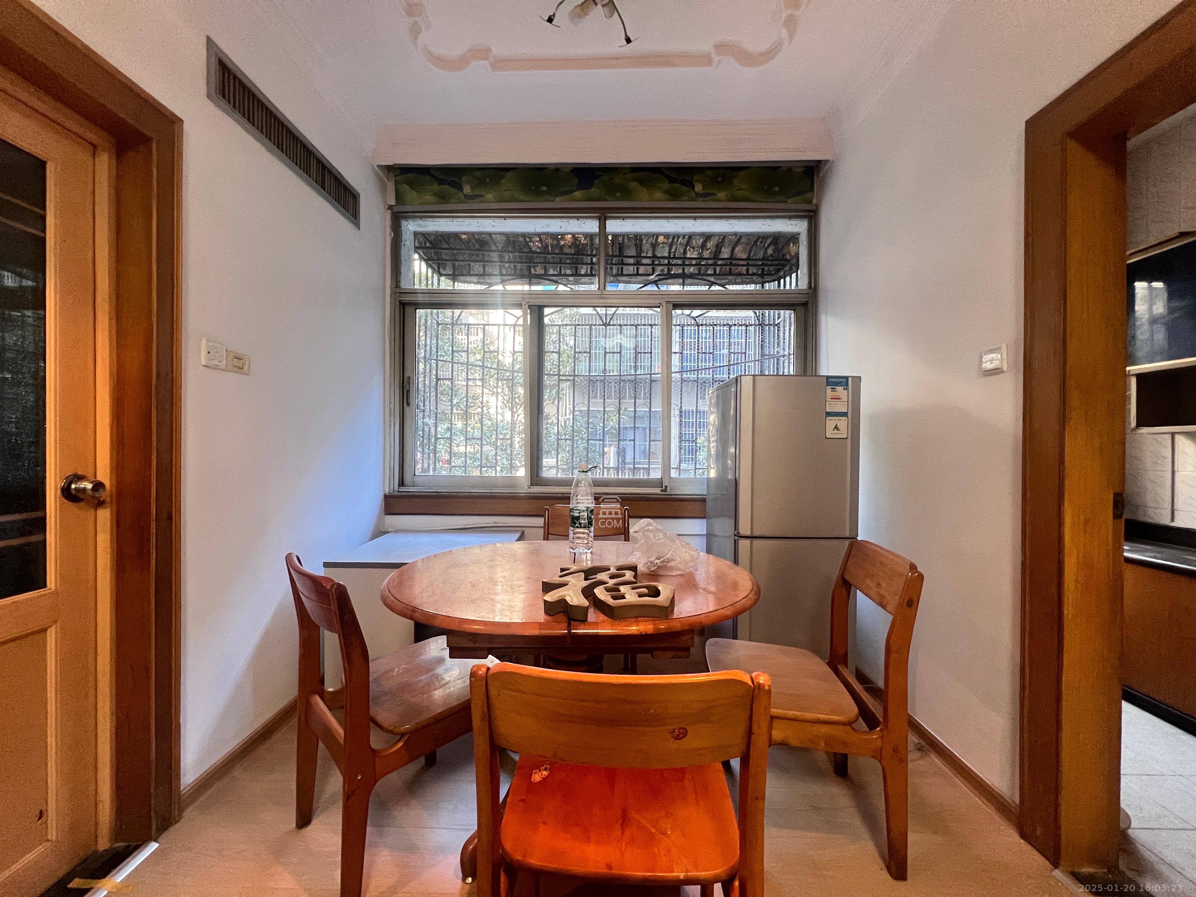 湘农桥社区 3室2厅2卫 2200.0元/月 湘农桥社区 3室2厅2卫 2200.0元/月室内图