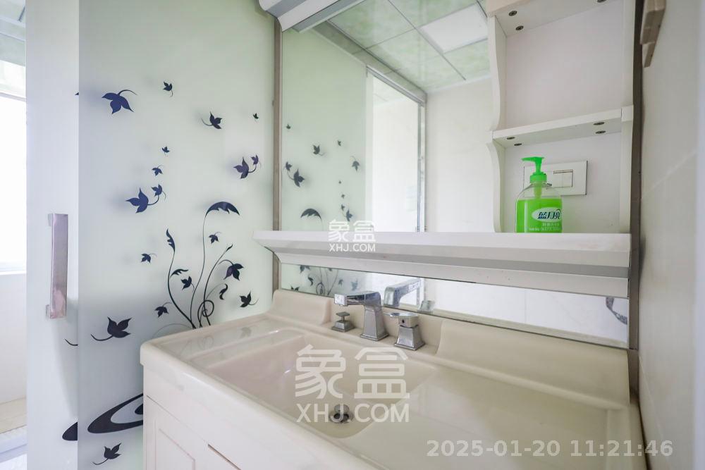 枫林美景  4室2厅2卫   3980.00元/月室内图