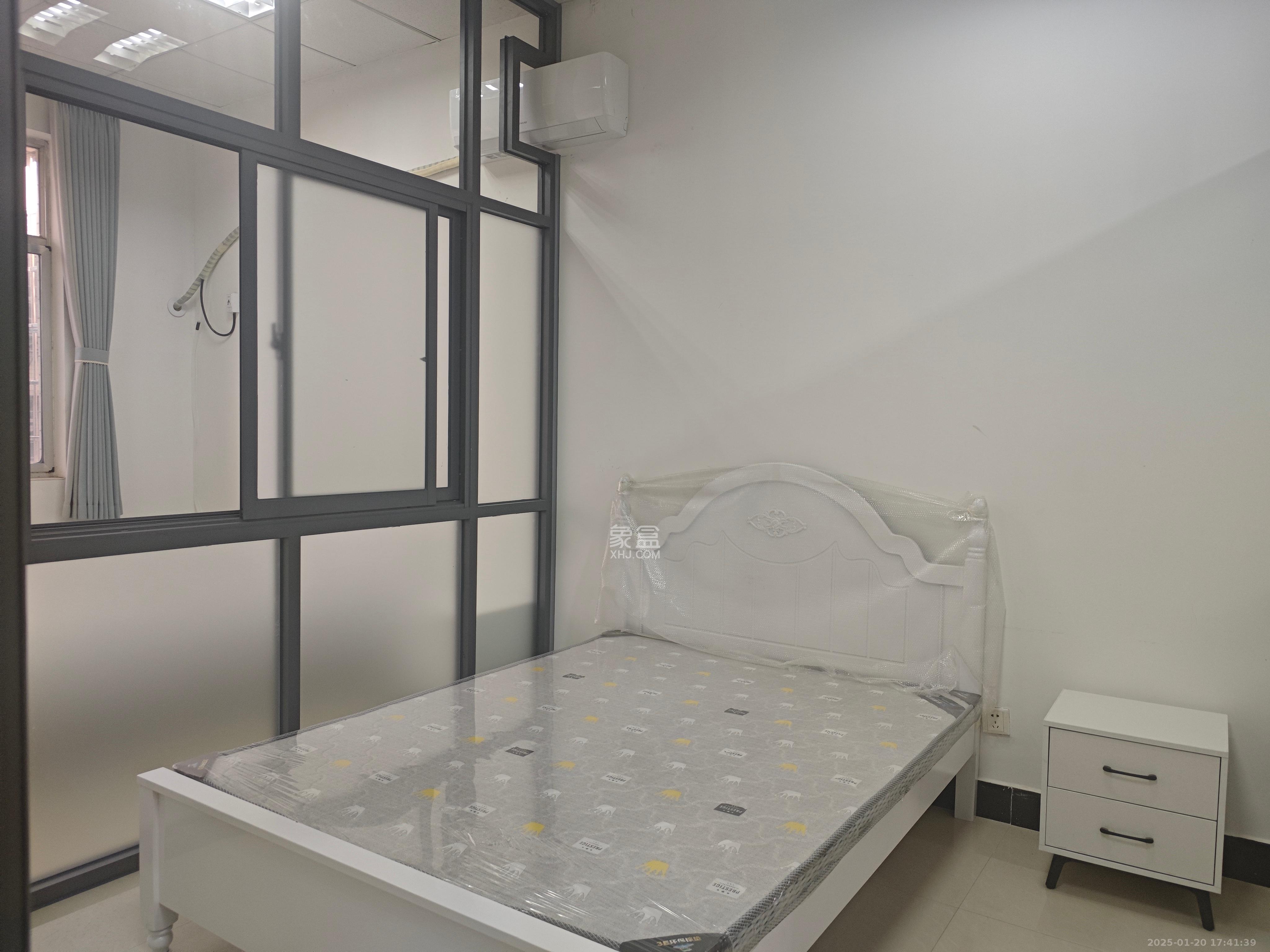 红星商务楼(红星蔬菜批发大市场)  3室1厅1卫    1000.0元/月 红星商务楼(红星蔬菜批发大市场)  3室1厅1卫    1000.0元/月室内图