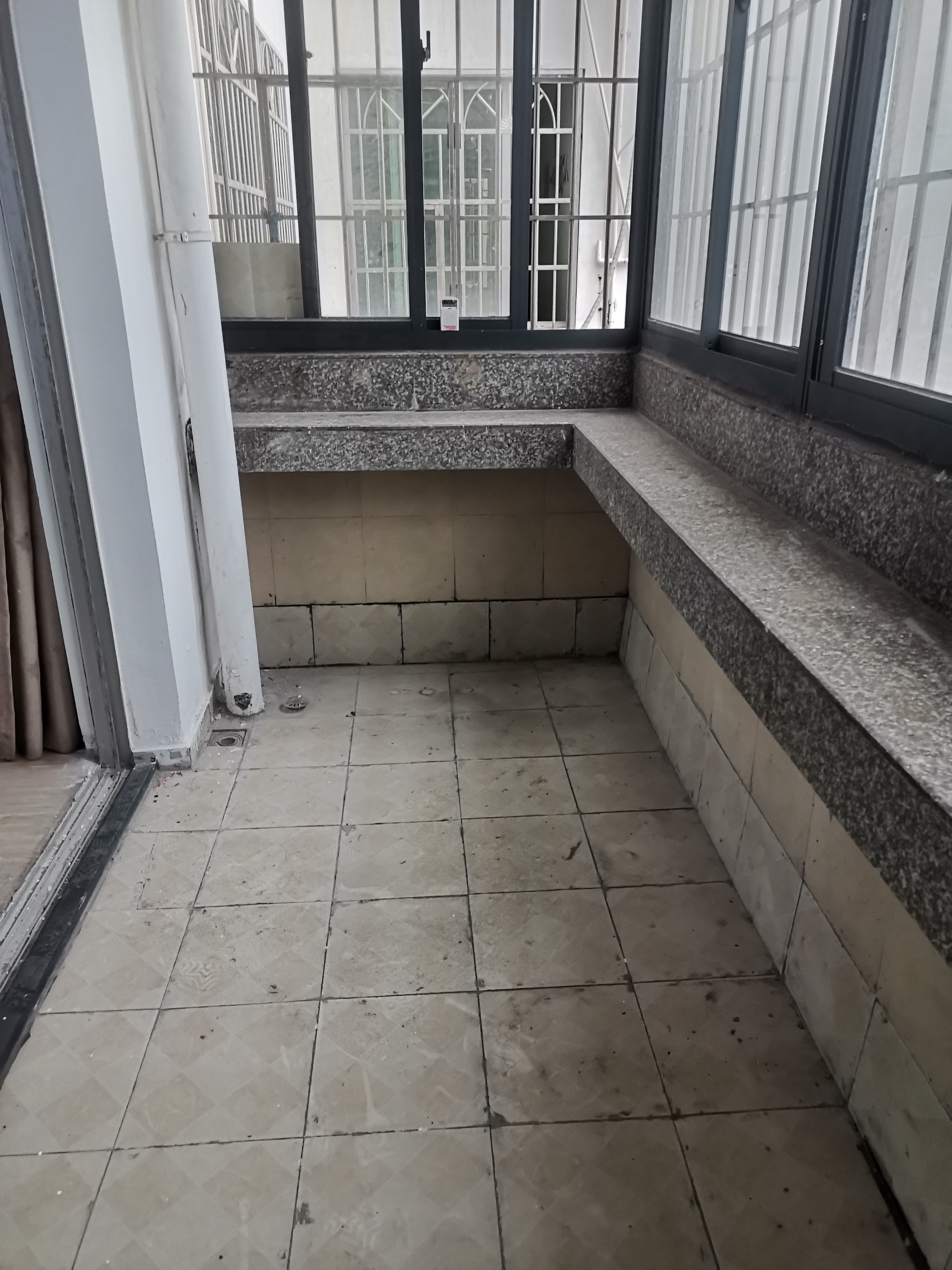 富豪大厦(富豪花园) 2室2厅1卫 108.0万 富豪大厦(富豪花园) 2室2厅1卫 108.0万客厅