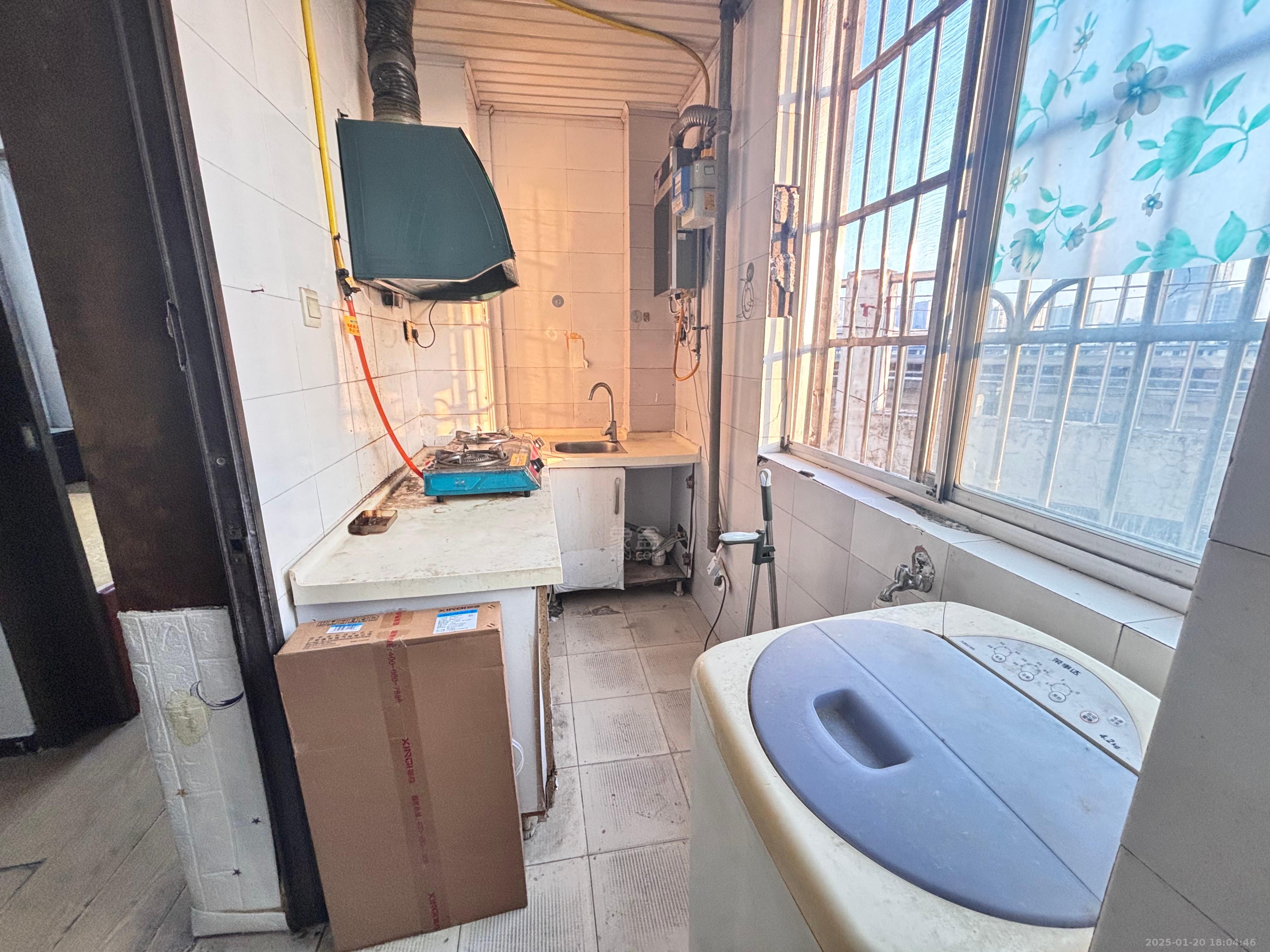 城南春天(金城大厦) 1室1厅1卫 600.0元/月 城南春天(金城大厦) 1室1厅1卫 600.0元/月室内图