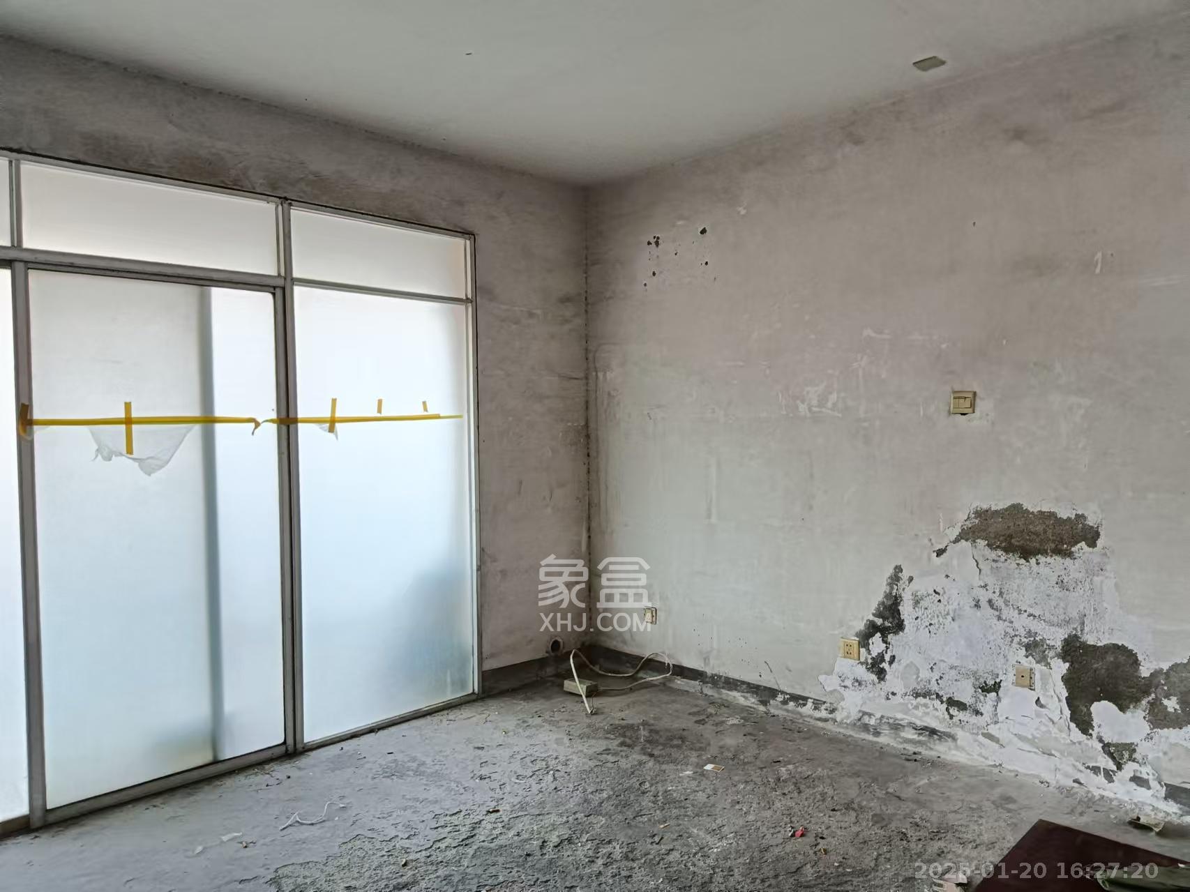 天城泰祥苑 4室2厅2卫 2000.0元/月 天城泰祥苑 4室2厅2卫 2000.0元/月室内图