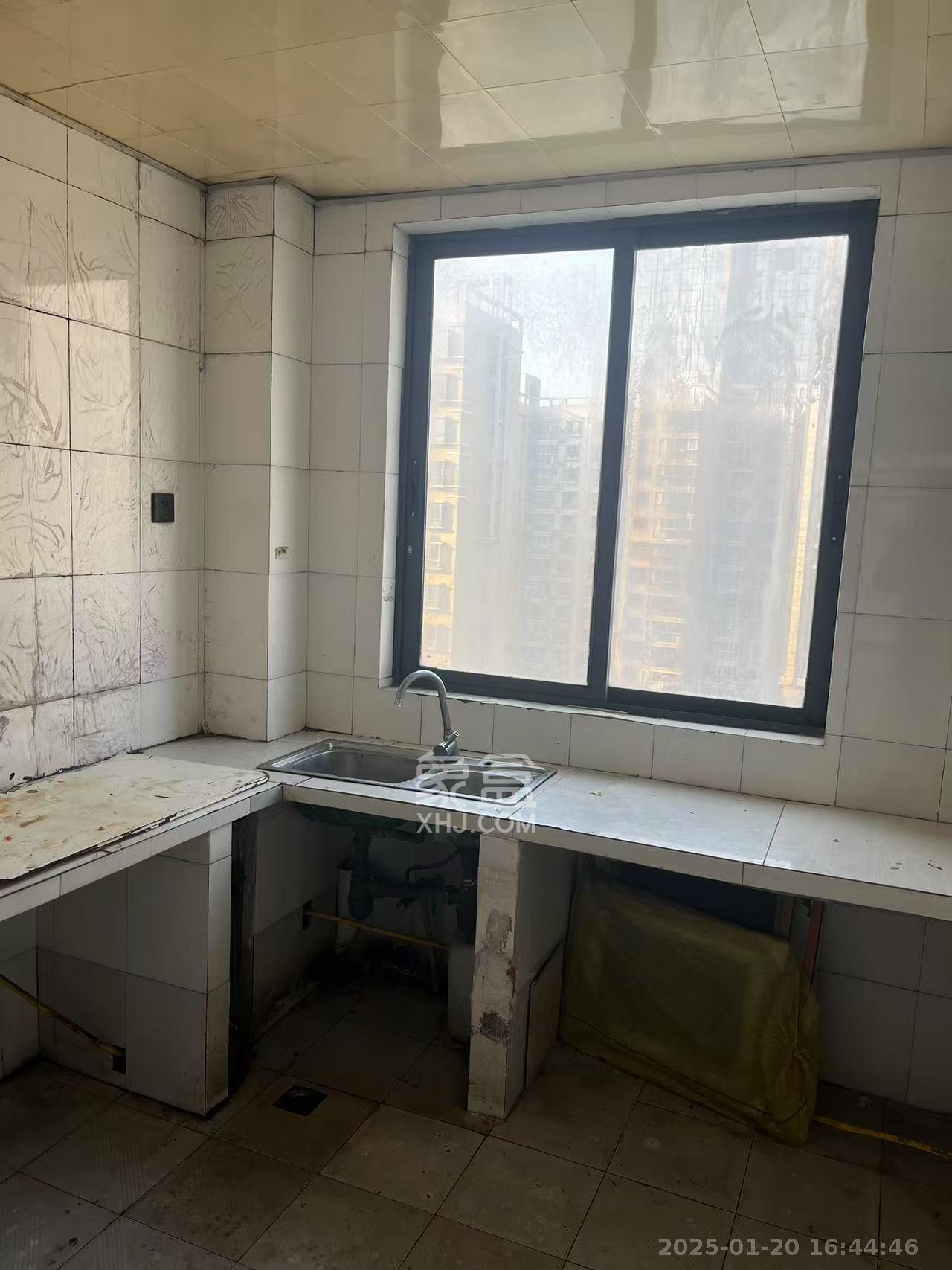 满庭芳小区  3室2厅1卫    2500.0元/月 满庭芳小区  3室2厅1卫    2500.0元/月室内图