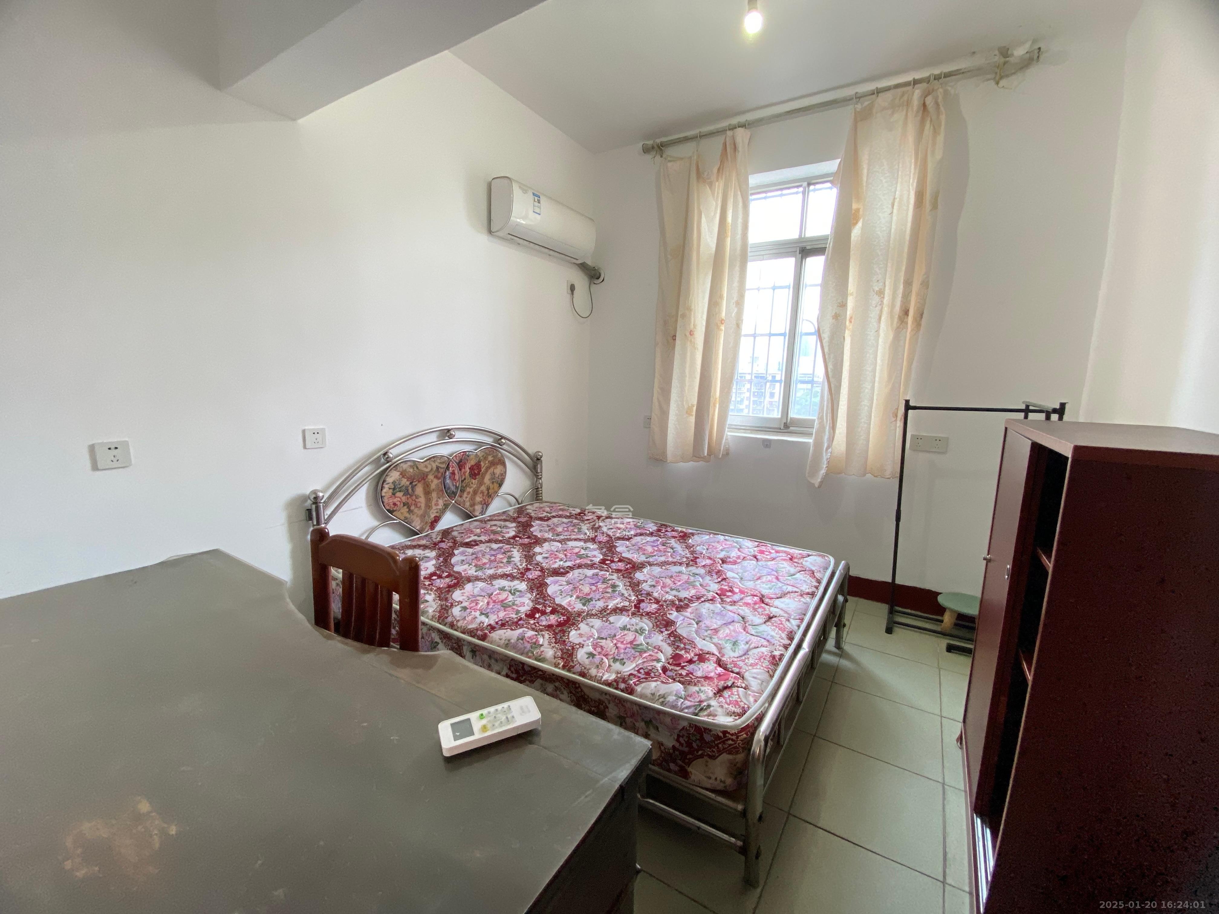 化油器厂宿舍 3室1厅1卫 1700.0元/月 化油器厂宿舍 3室1厅1卫 1700.0元/月室内图