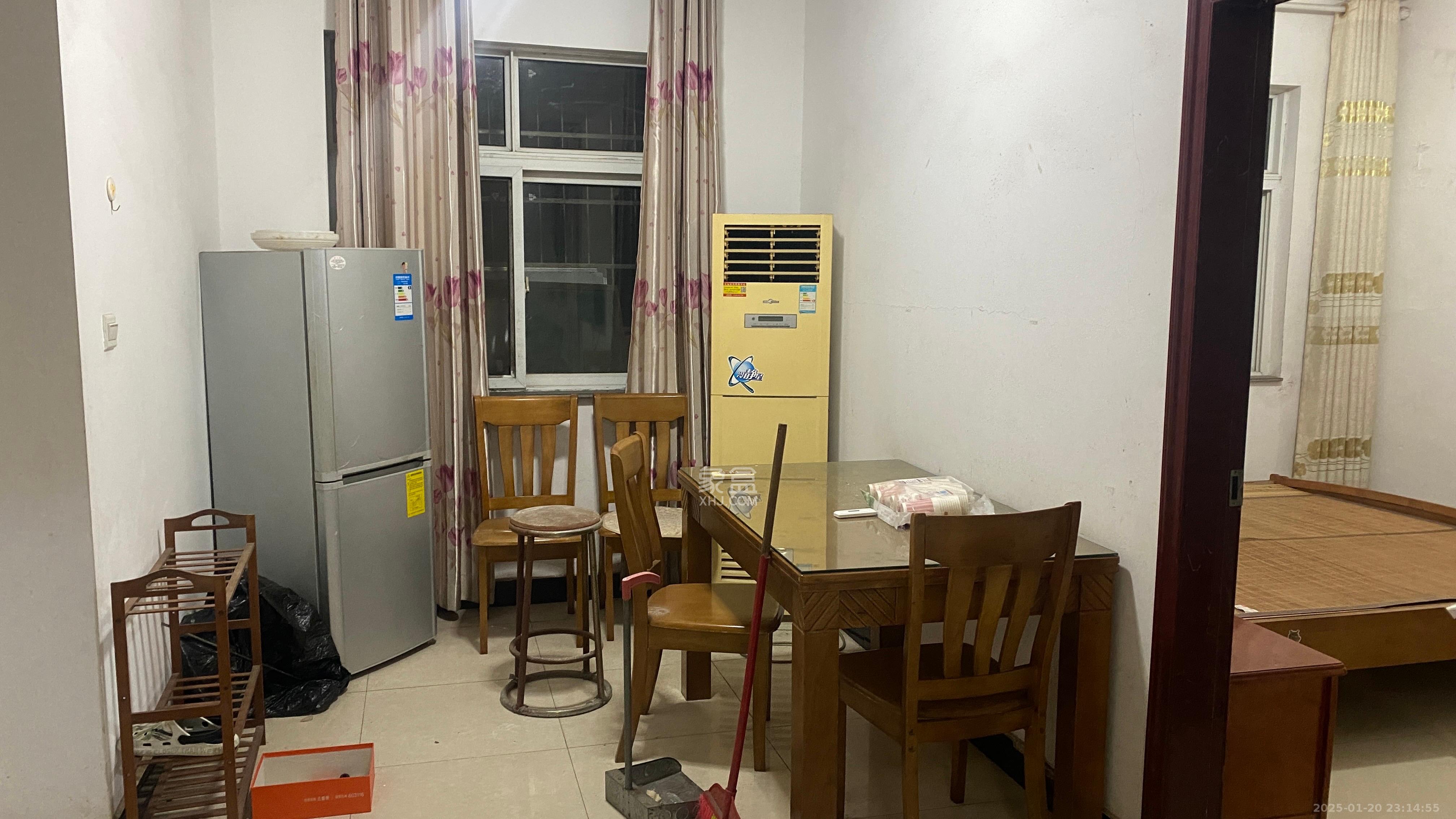 万博港小区  2室1厅1卫   900.00元/月室内图