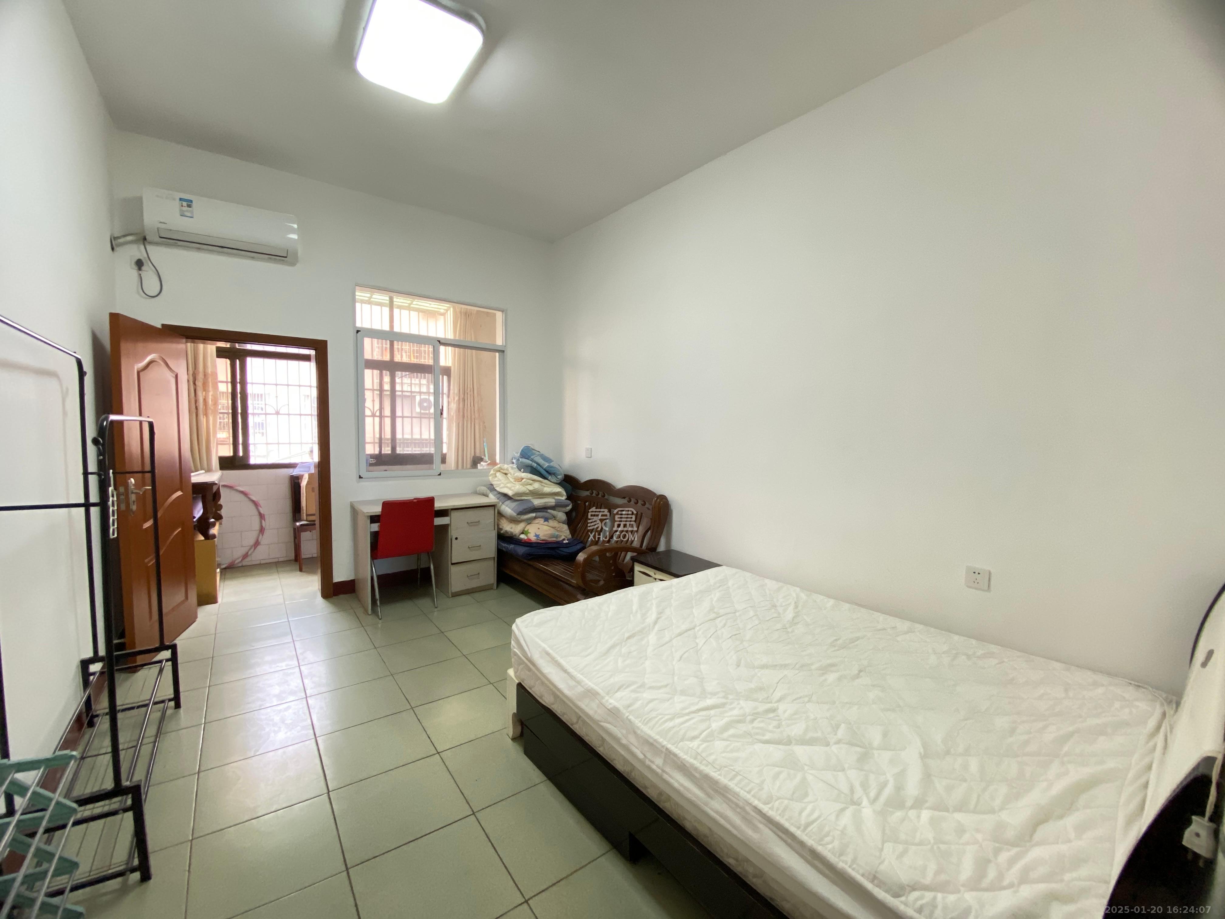 化油器厂宿舍 3室1厅1卫 1700.0元/月 化油器厂宿舍 3室1厅1卫 1700.0元/月室内图