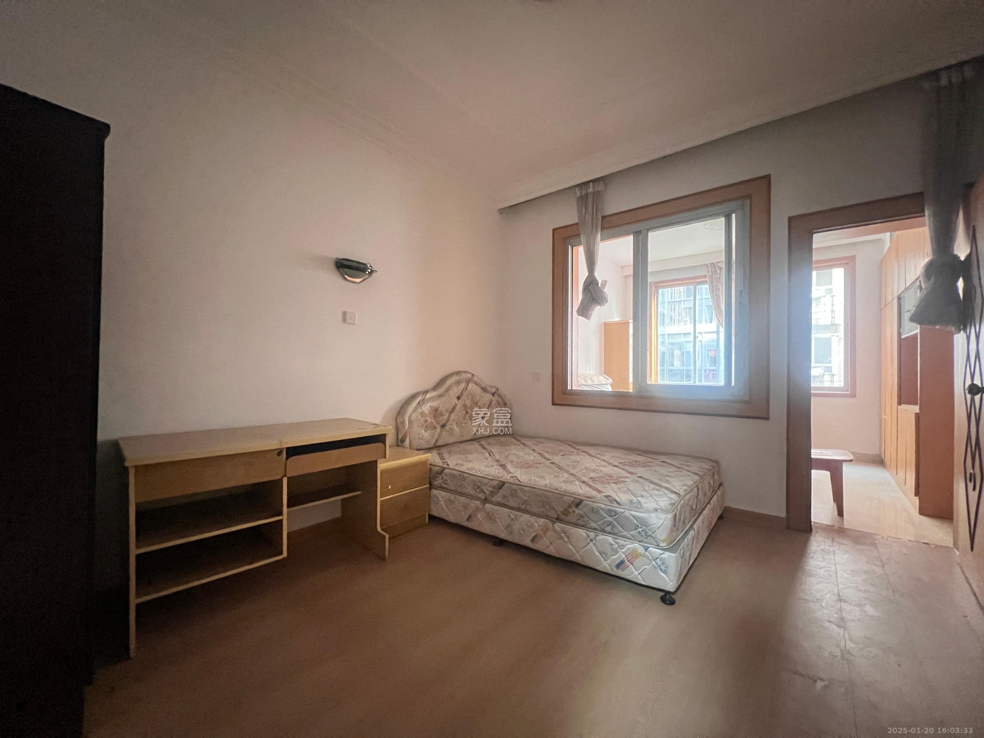 湘农桥社区 3室2厅2卫 2200.0元/月 湘农桥社区 3室2厅2卫 2200.0元/月室内图