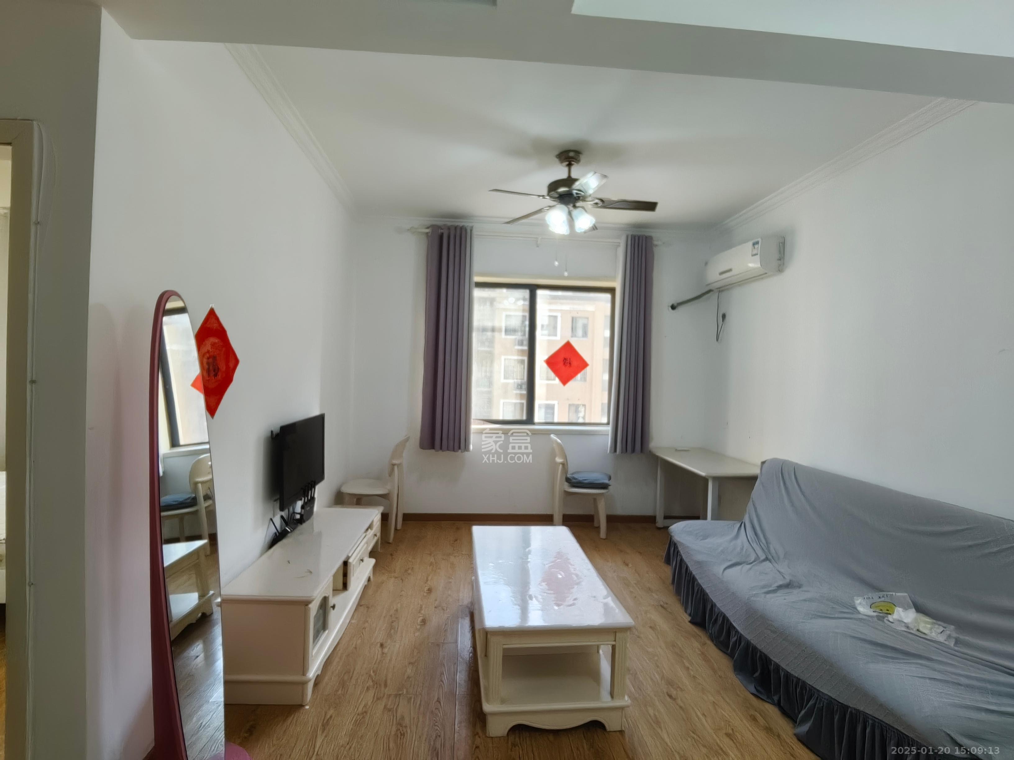 中地凯旋城  1室1厅1卫    27.8万 中地凯旋城  1室1厅1卫    27.8万客厅