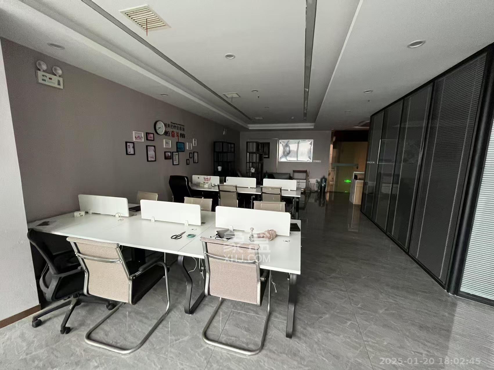 德思勤城市广场（宝格丽公寓）   253.0㎡      11500.0元/月室内图