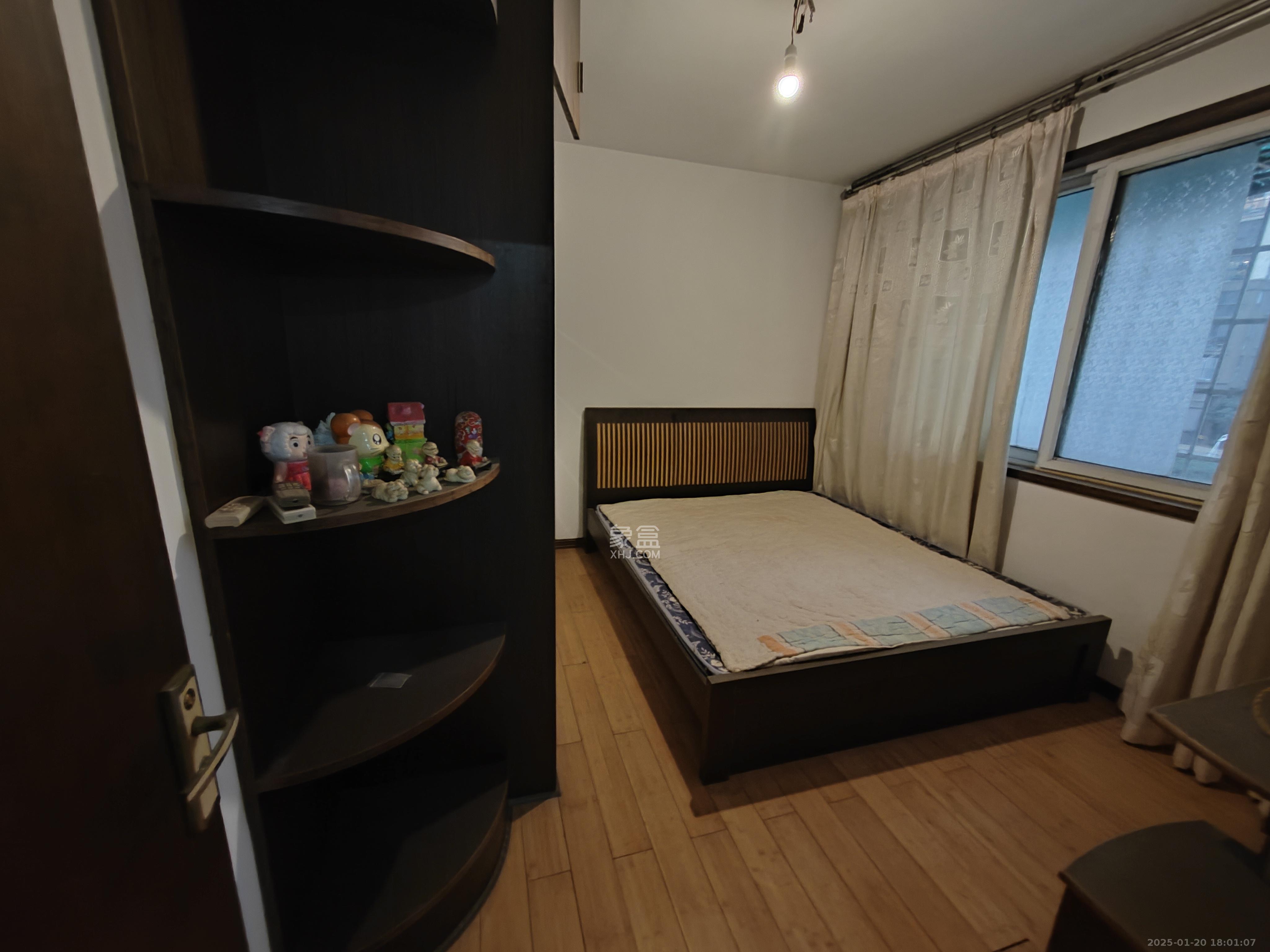 嘉盛阳光山庄 1室2厅1卫 1600.0元/月 嘉盛阳光山庄 1室2厅1卫 1600.0元/月室内图