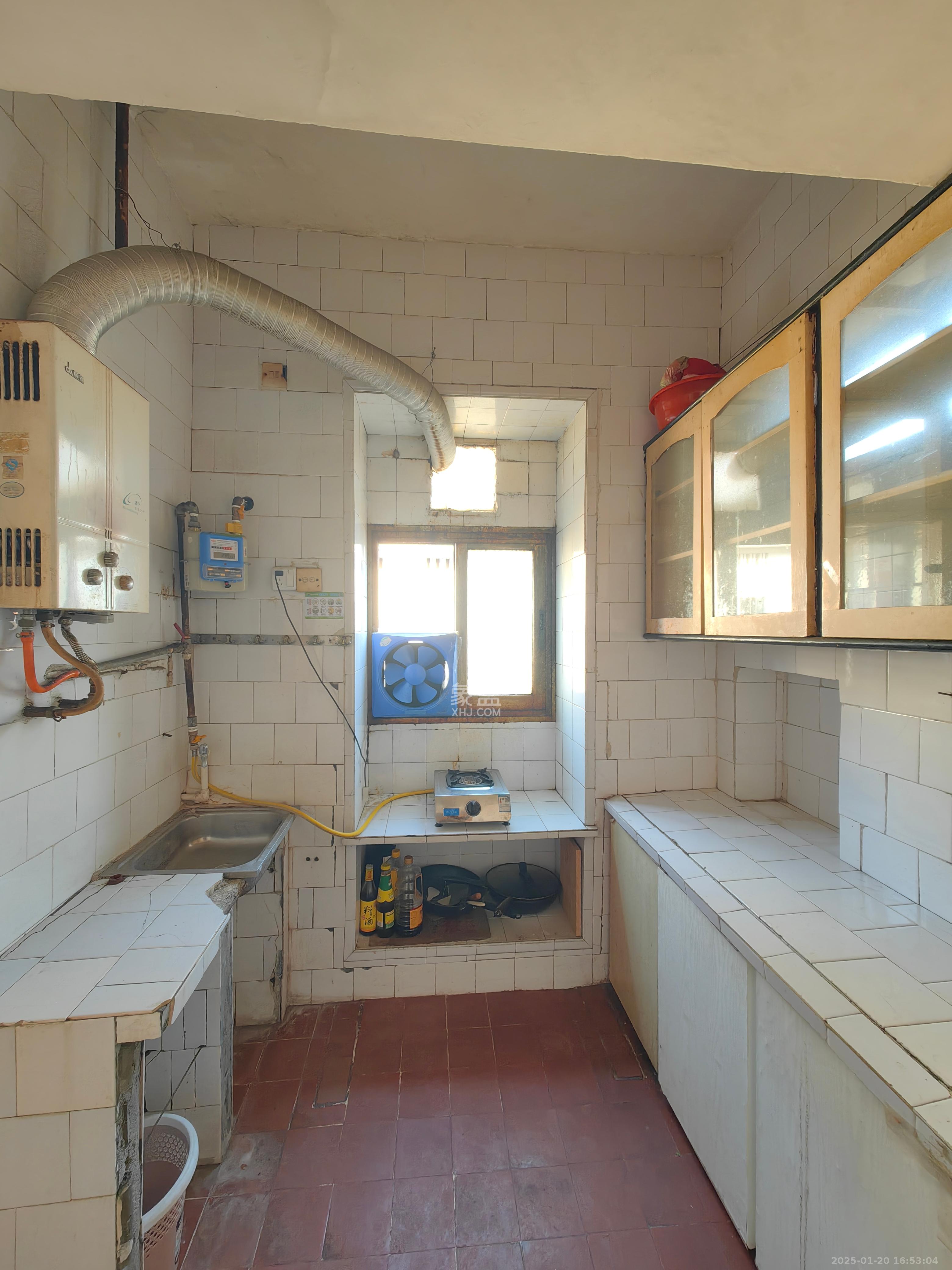 新湘路社区 3室1厅1卫 2600.0元/月 新湘路社区 3室1厅1卫 2600.0元/月室内图