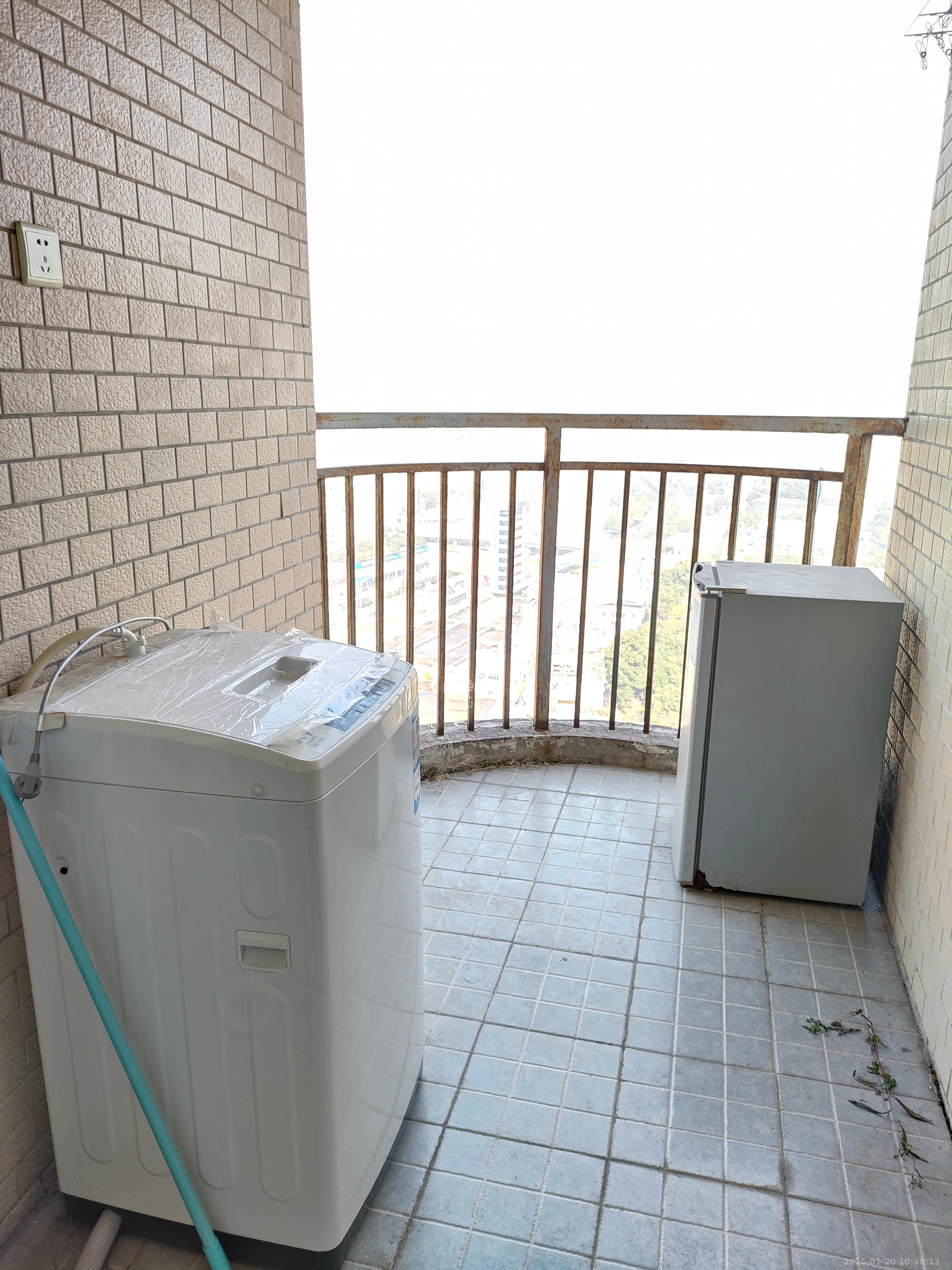 金领家族 1室1厅1卫 1200.0元/月 金领家族 1室1厅1卫 1200.0元/月室内图