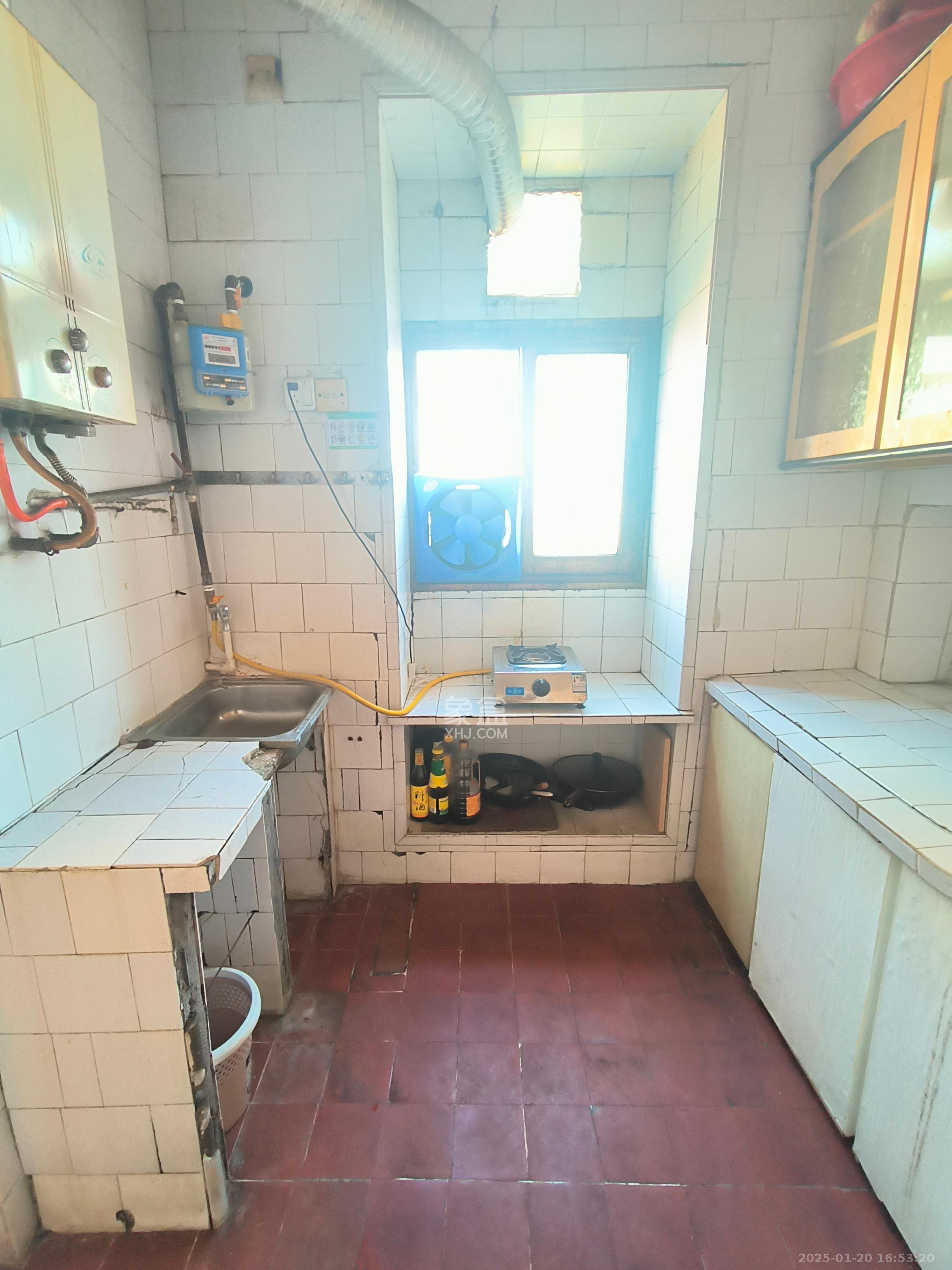 新湘路社区 3室1厅1卫 2600.0元/月 新湘路社区 3室1厅1卫 2600.0元/月室内图