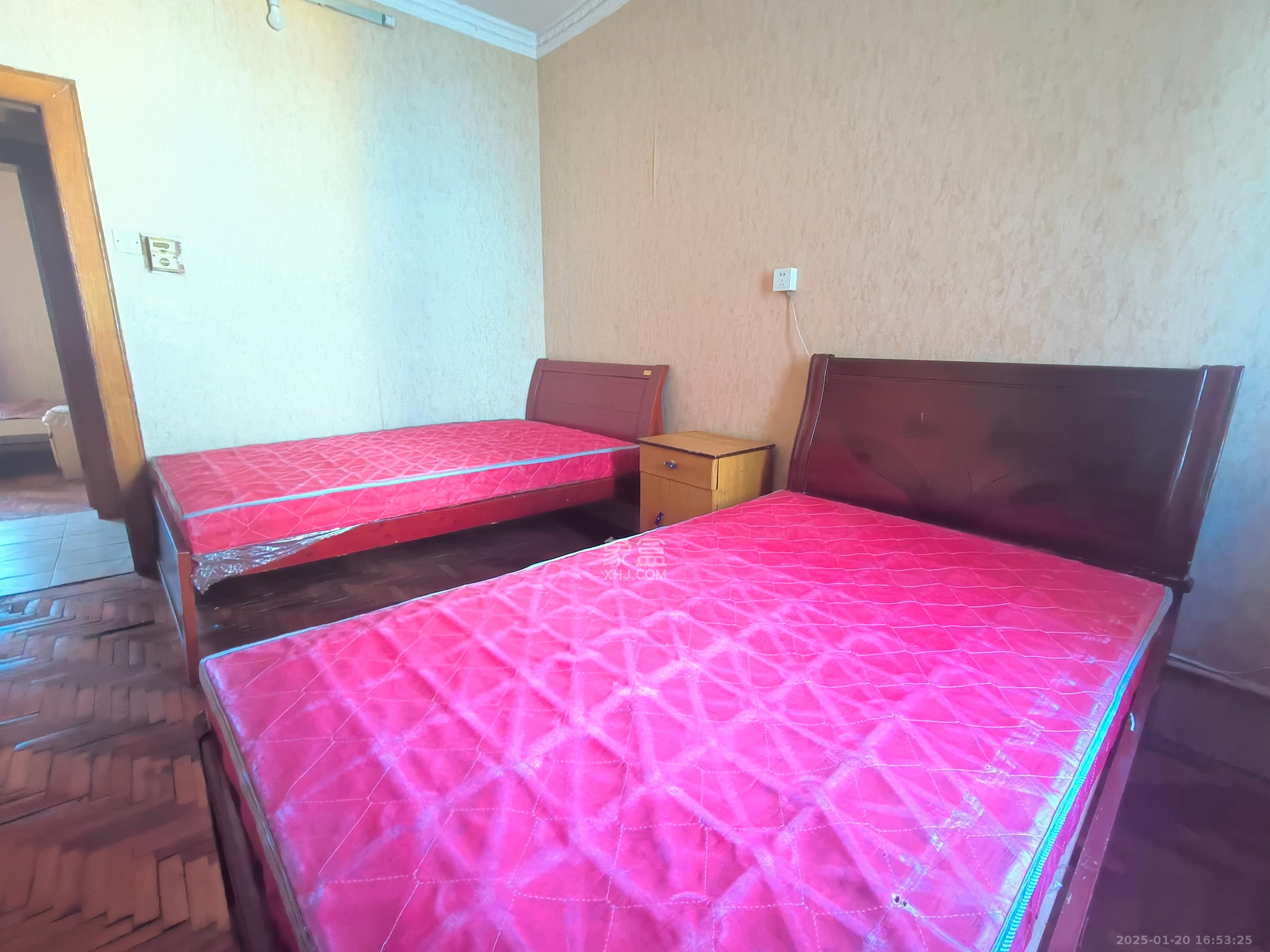 新湘路社区 3室1厅1卫 2600.0元/月 新湘路社区 3室1厅1卫 2600.0元/月室内图