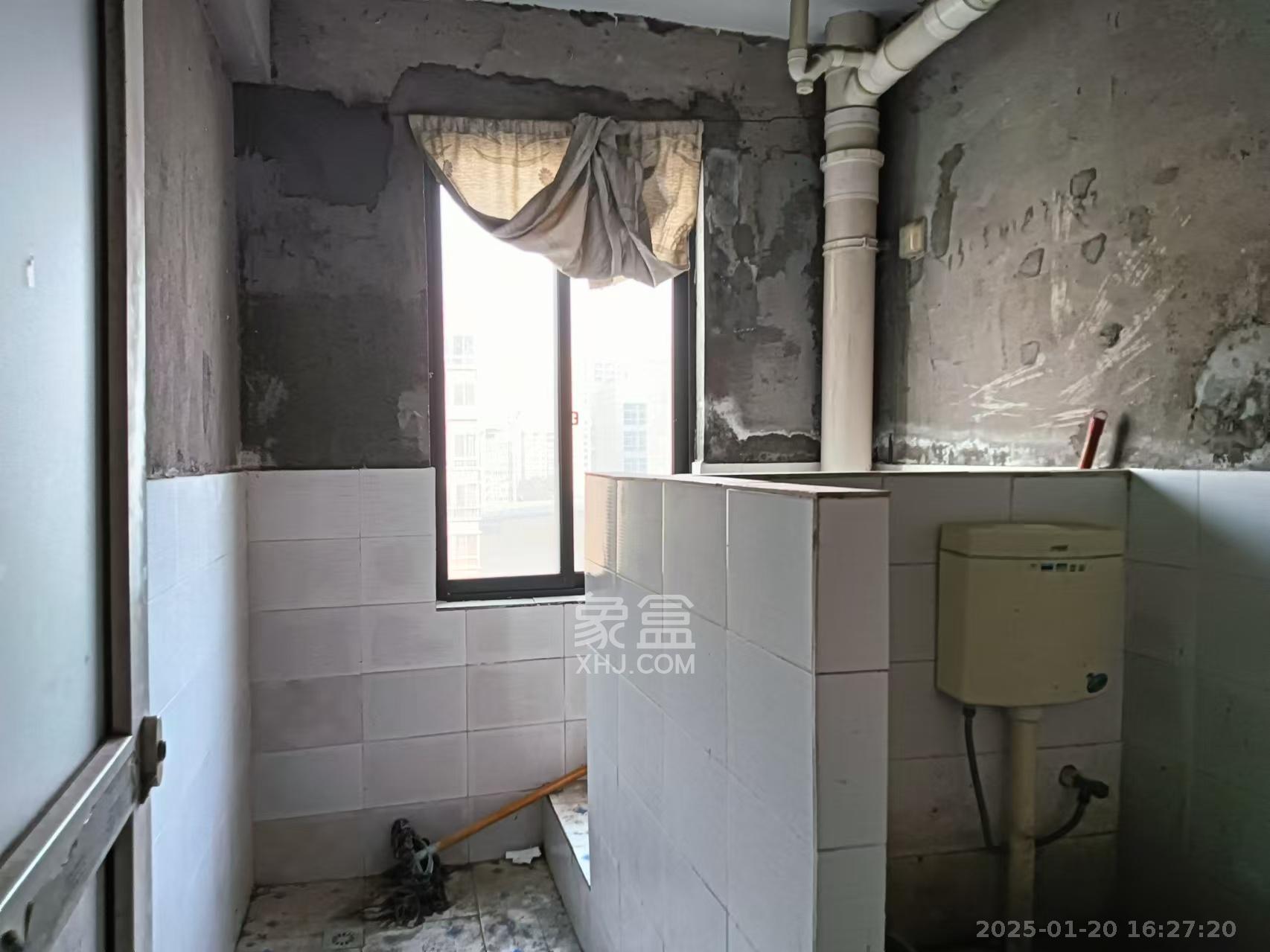 天城泰祥苑 4室2厅2卫 2000.0元/月 天城泰祥苑 4室2厅2卫 2000.0元/月室内图