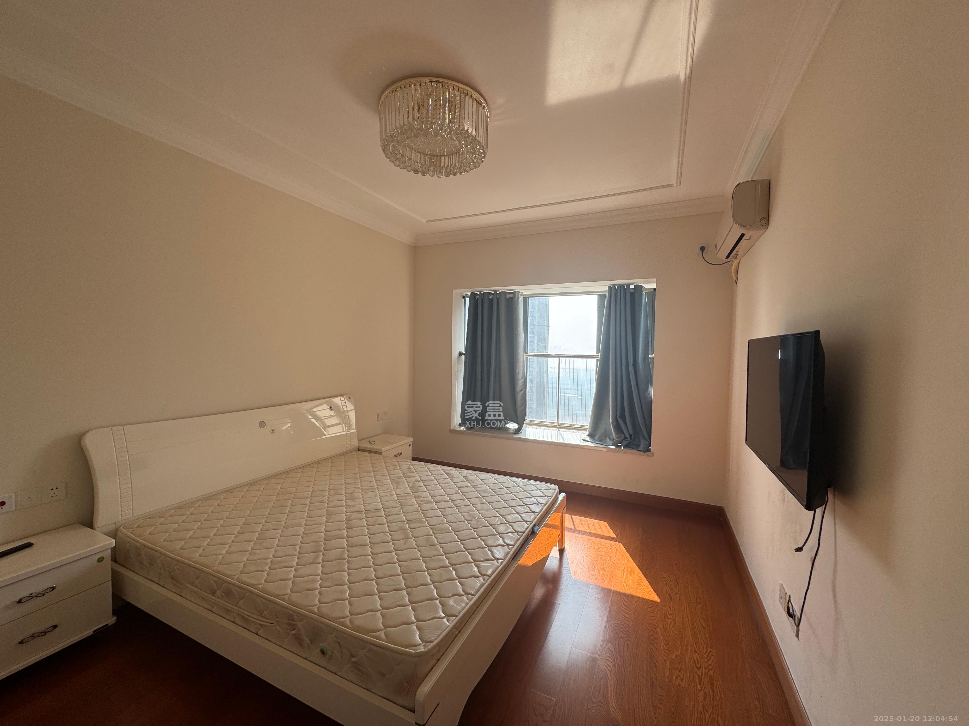 恒大御景半岛 3室2厅2卫 1800.0元/月 恒大御景半岛 3室2厅2卫 1800.0元/月室内图