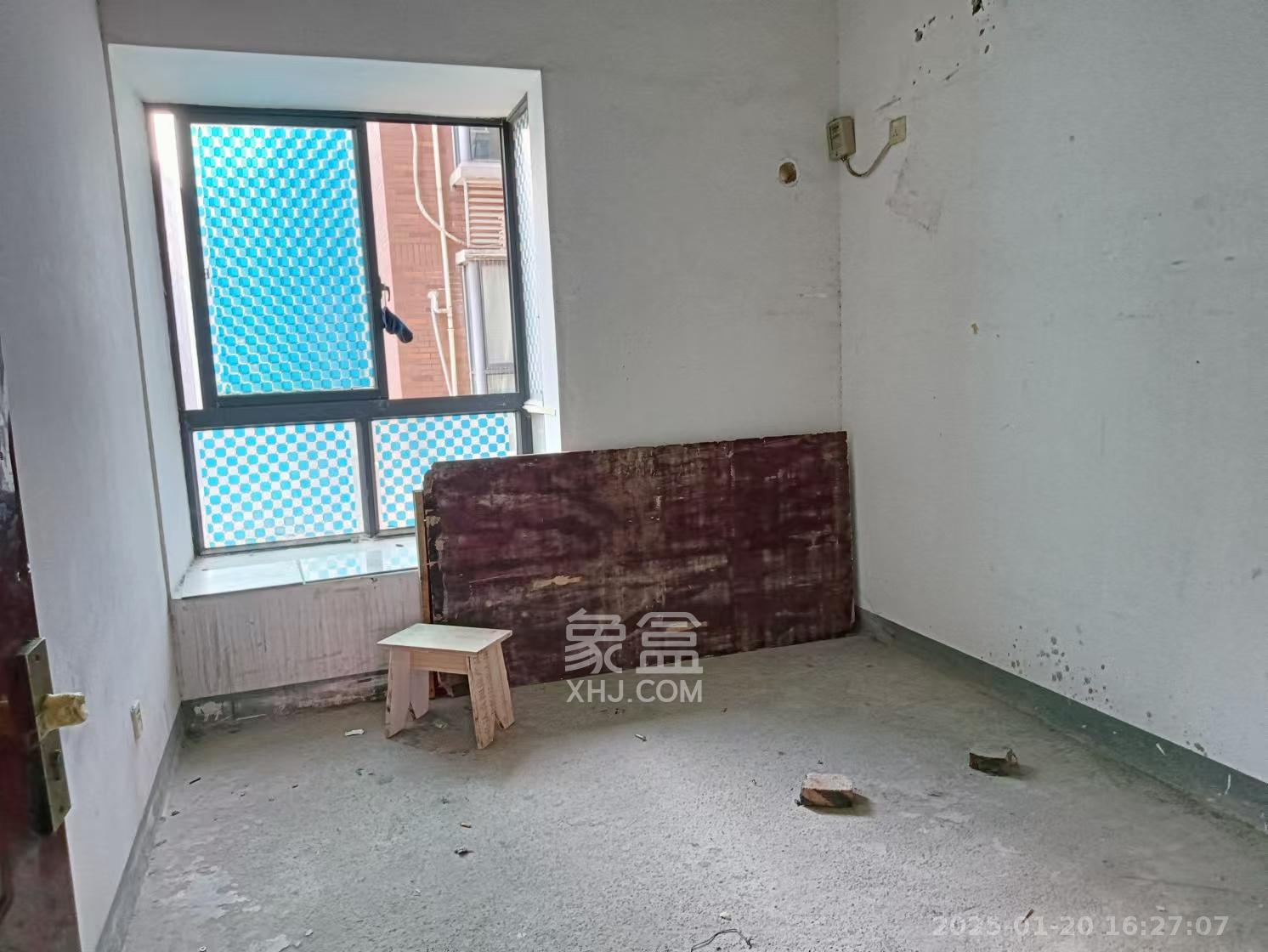 天城泰祥苑 4室2厅2卫 2000.0元/月 天城泰祥苑 4室2厅2卫 2000.0元/月室内图