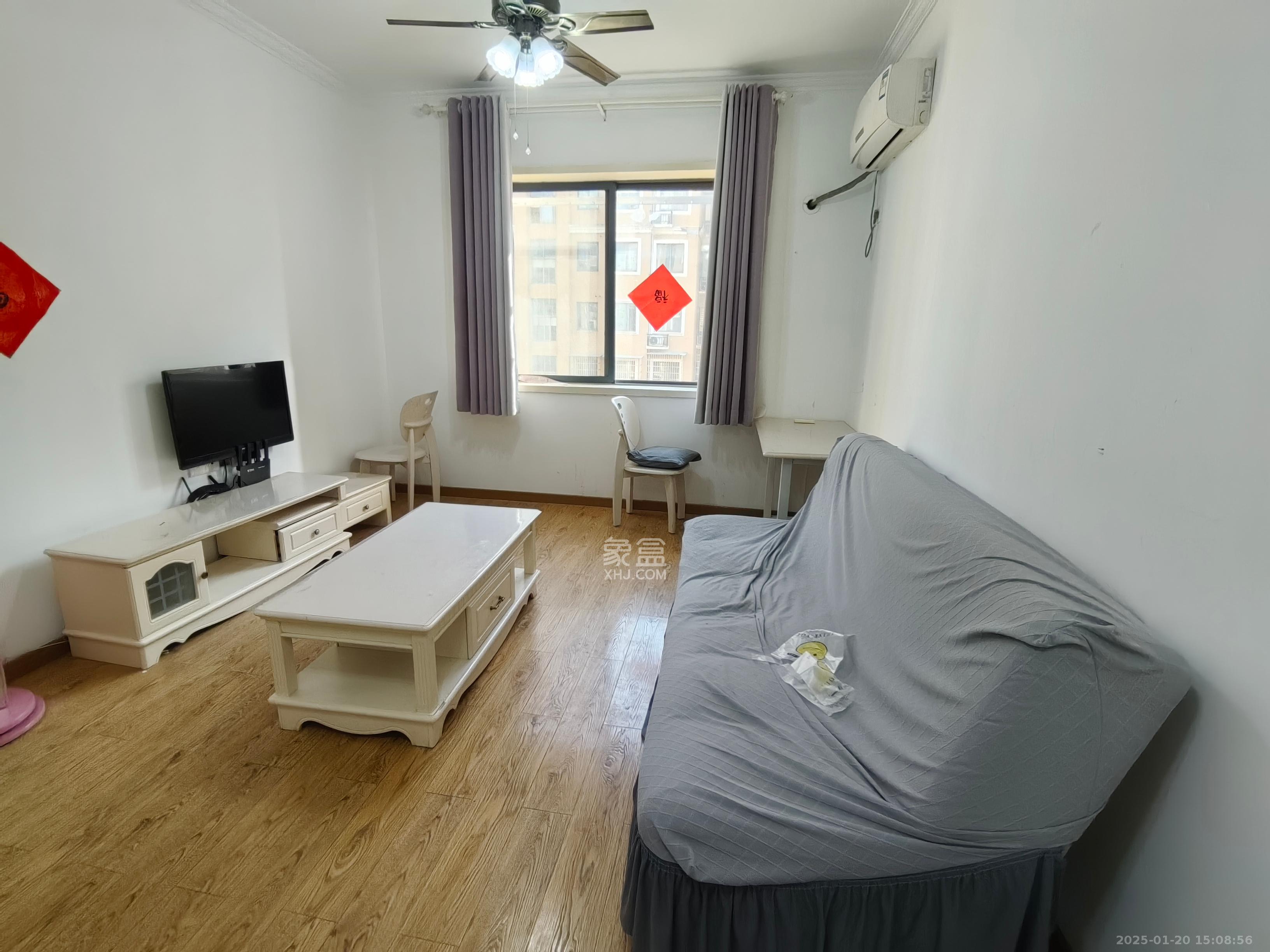 中地凯旋城  1室1厅1卫    27.8万 中地凯旋城  1室1厅1卫    27.8万客厅