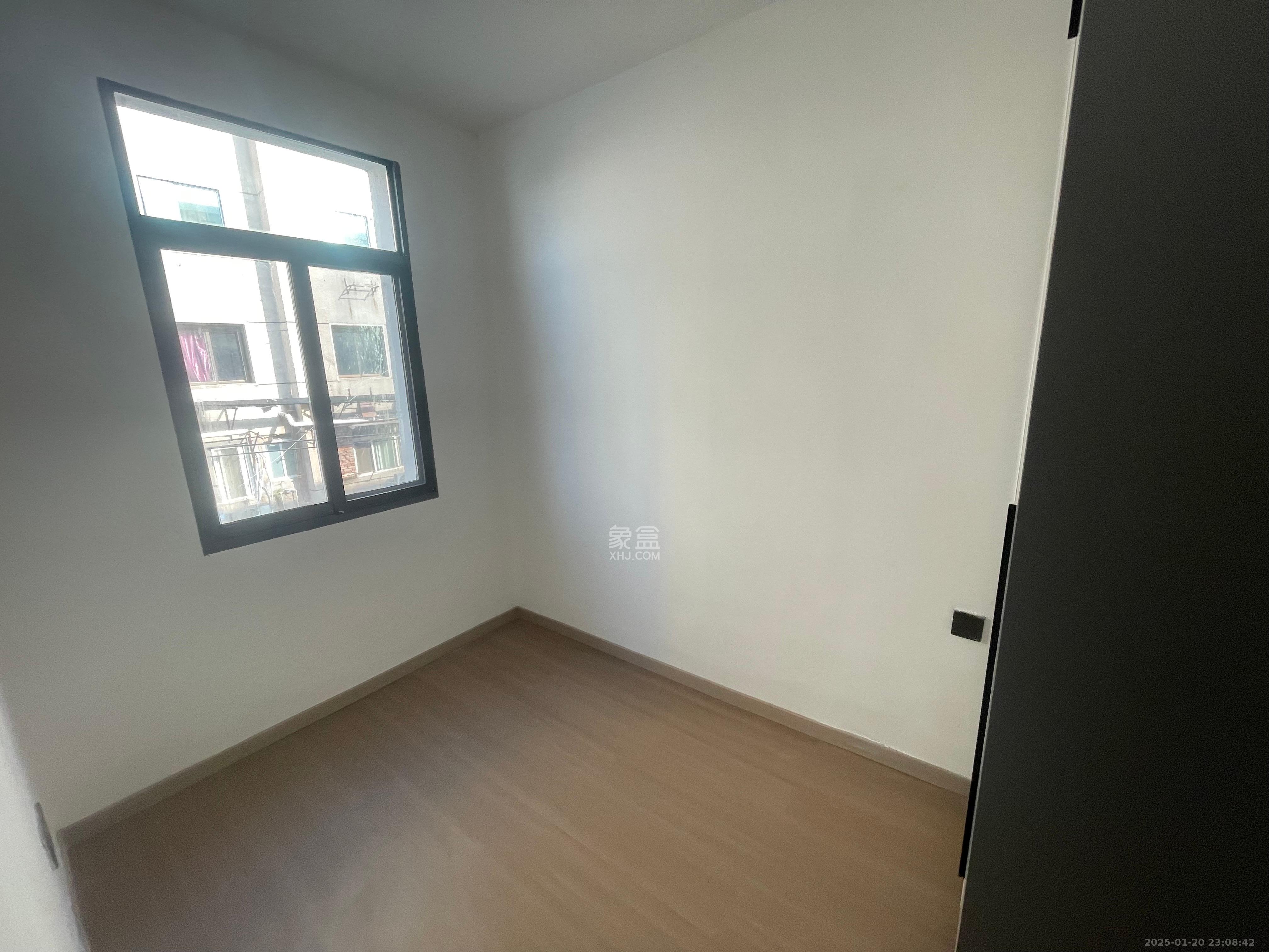 先锋东外滩  2室2厅1卫    2400.0元/月 先锋东外滩  2室2厅1卫    2400.0元/月室内图1