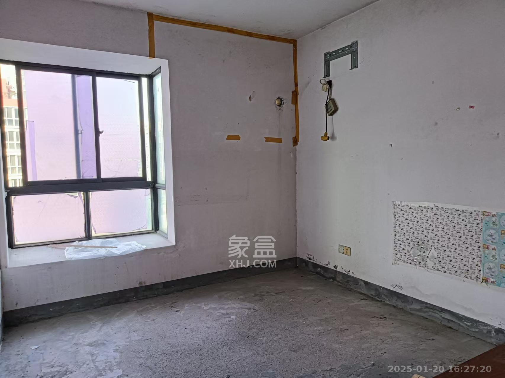 天城泰祥苑 4室2厅2卫 2000.0元/月 天城泰祥苑 4室2厅2卫 2000.0元/月室内图