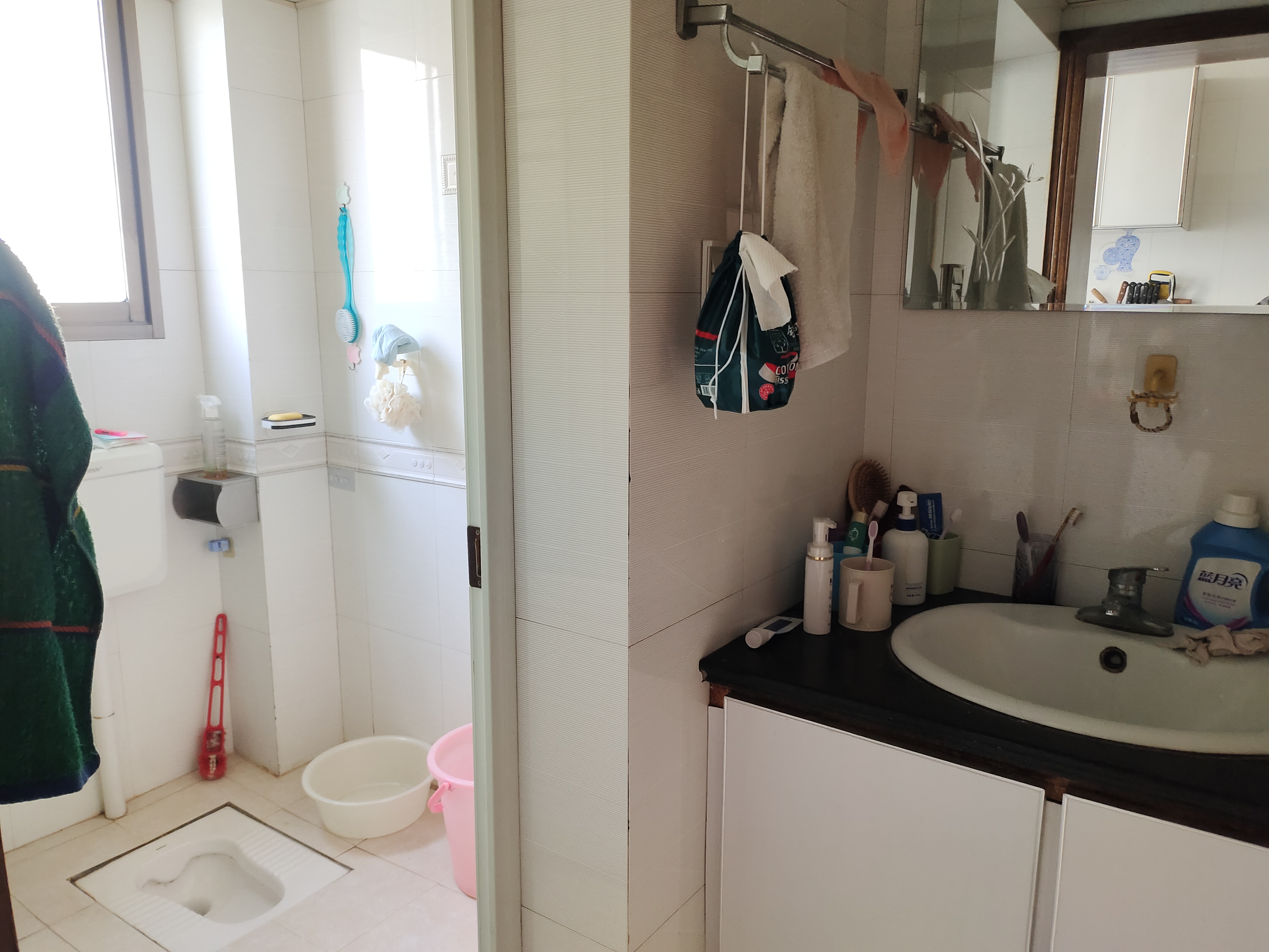 鑫都苑  3室2厅2卫    57.0万 鑫都苑  3室2厅2卫    57.0万卫生间