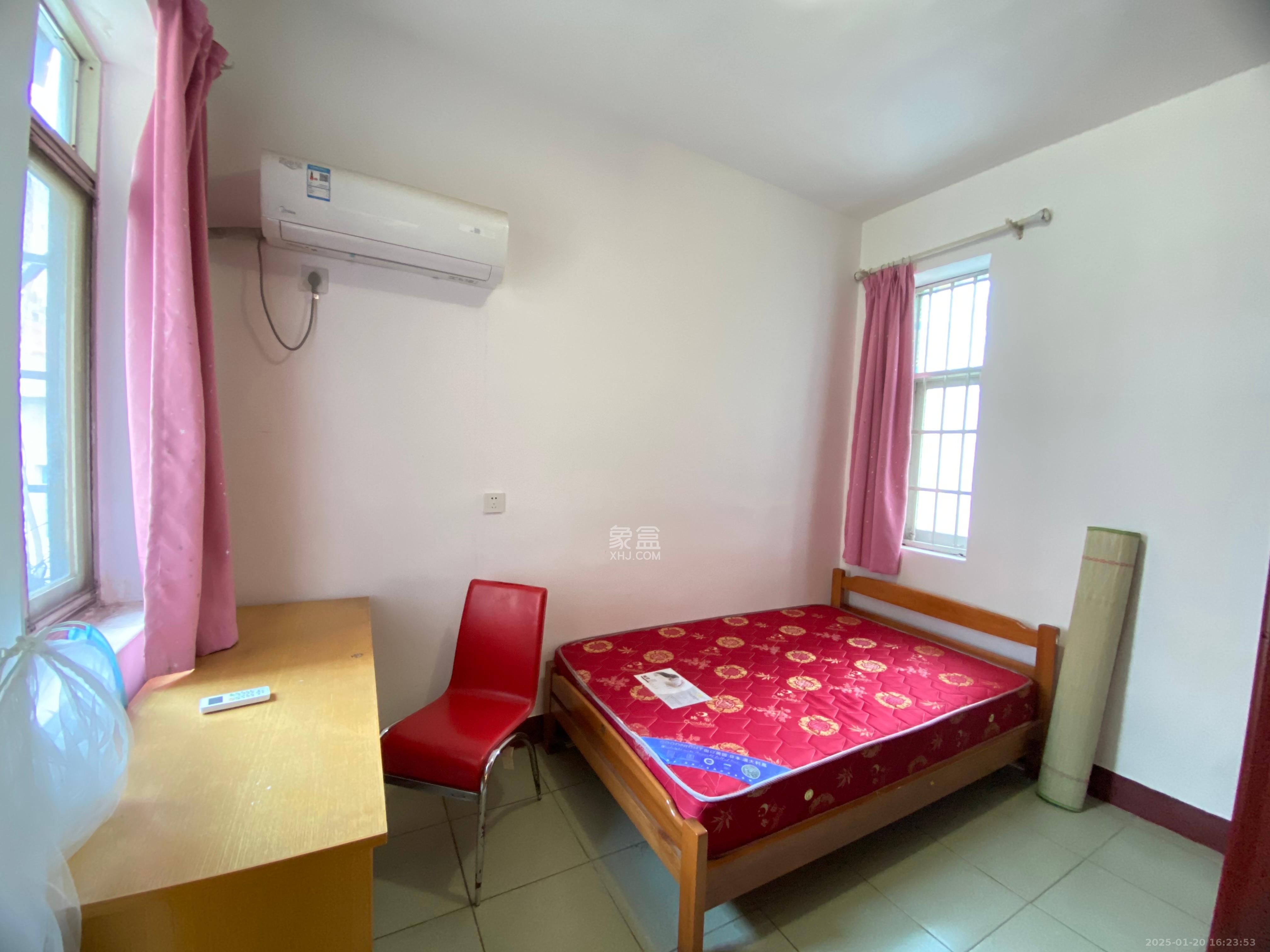 化油器厂宿舍 3室1厅1卫 1700.0元/月 化油器厂宿舍 3室1厅1卫 1700.0元/月室内图