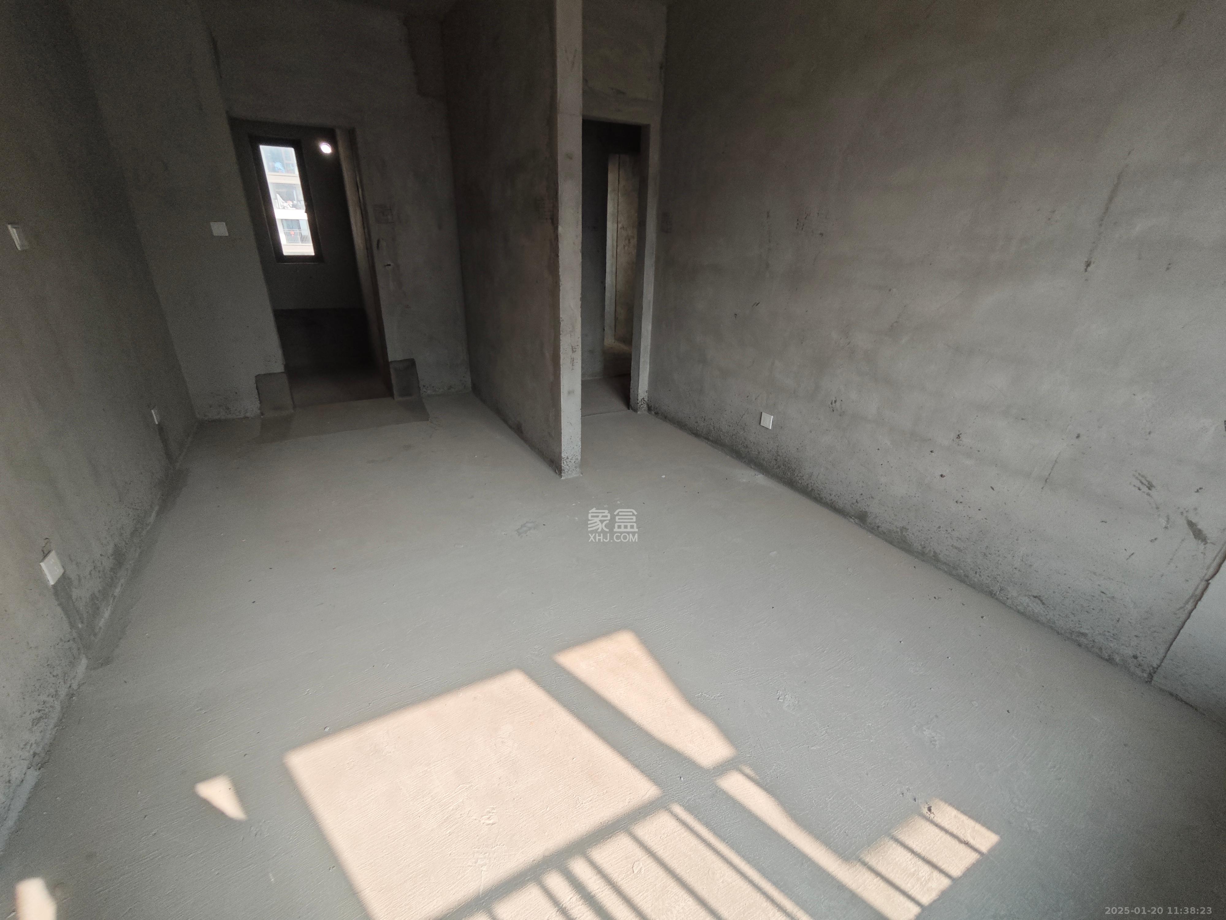 爱情公望府  4室2厅2卫    1300.0元/月室内图