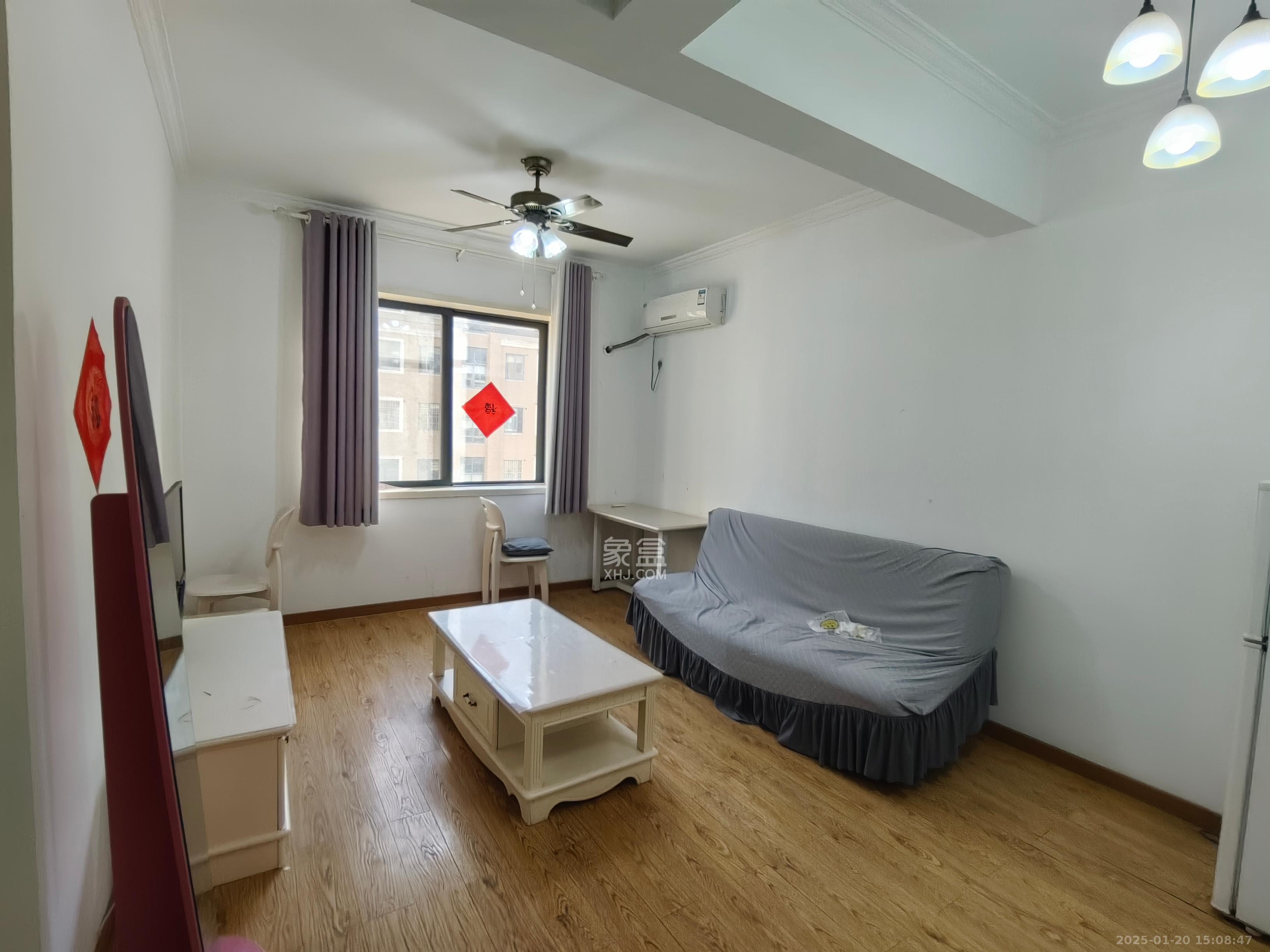 中地凯旋城  1室1厅1卫    27.8万 中地凯旋城  1室1厅1卫    27.8万客厅