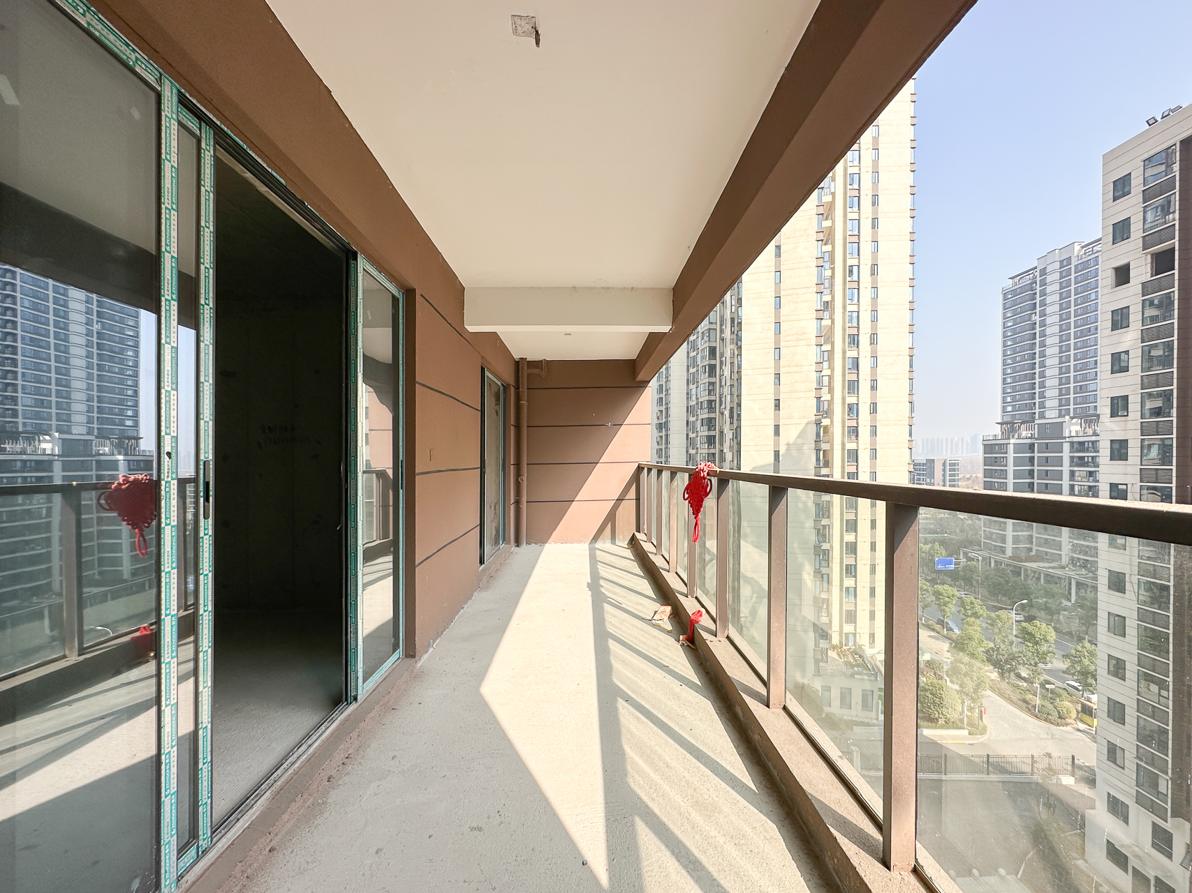 滨江学府  5室2厅2卫    200.0万 滨江学府  5室2厅2卫    200.0万阳台