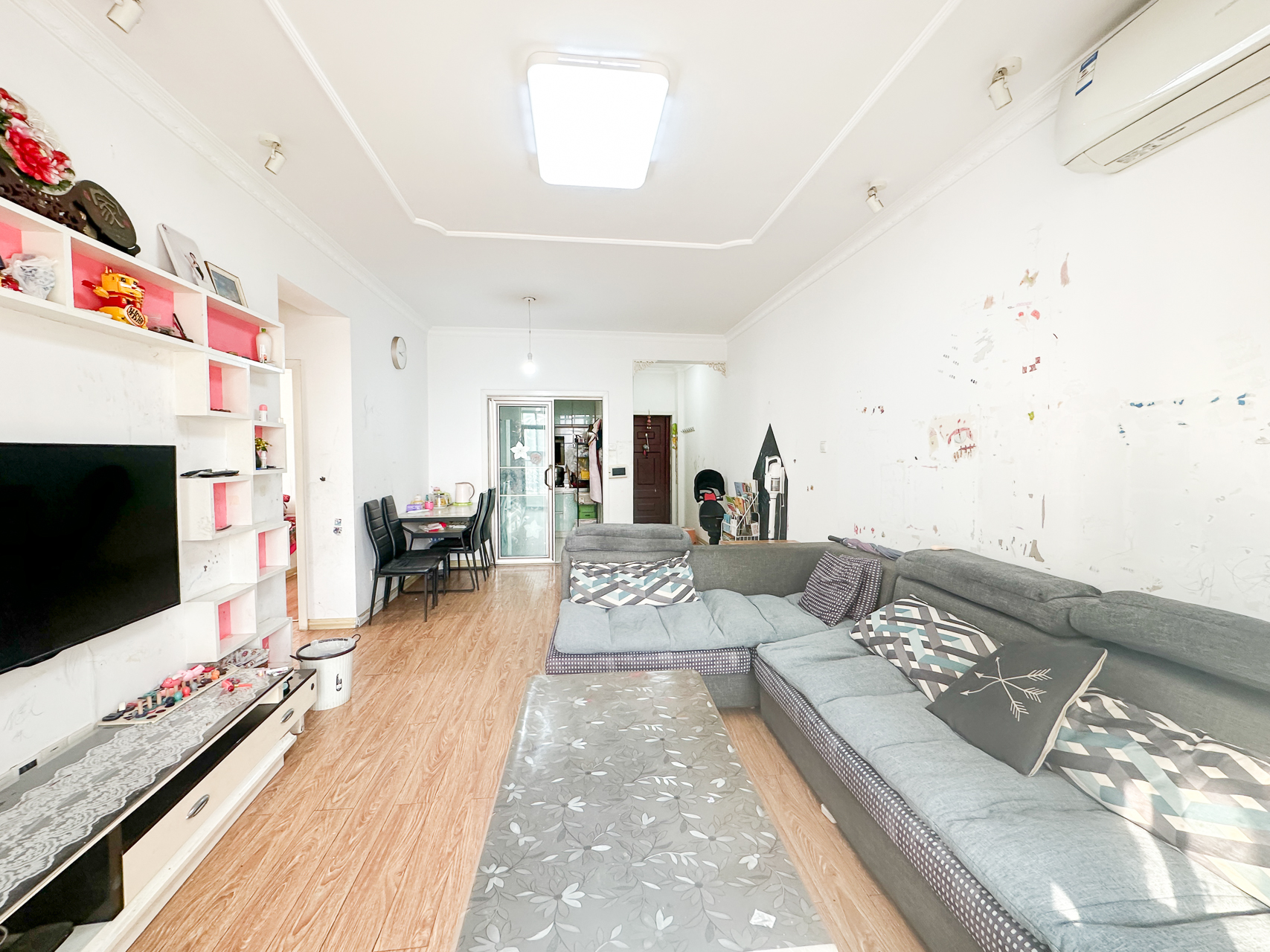 盛腾学林西岸  2室2厅1卫    53.8万 盛腾学林西岸  2室2厅1卫    53.8万客厅