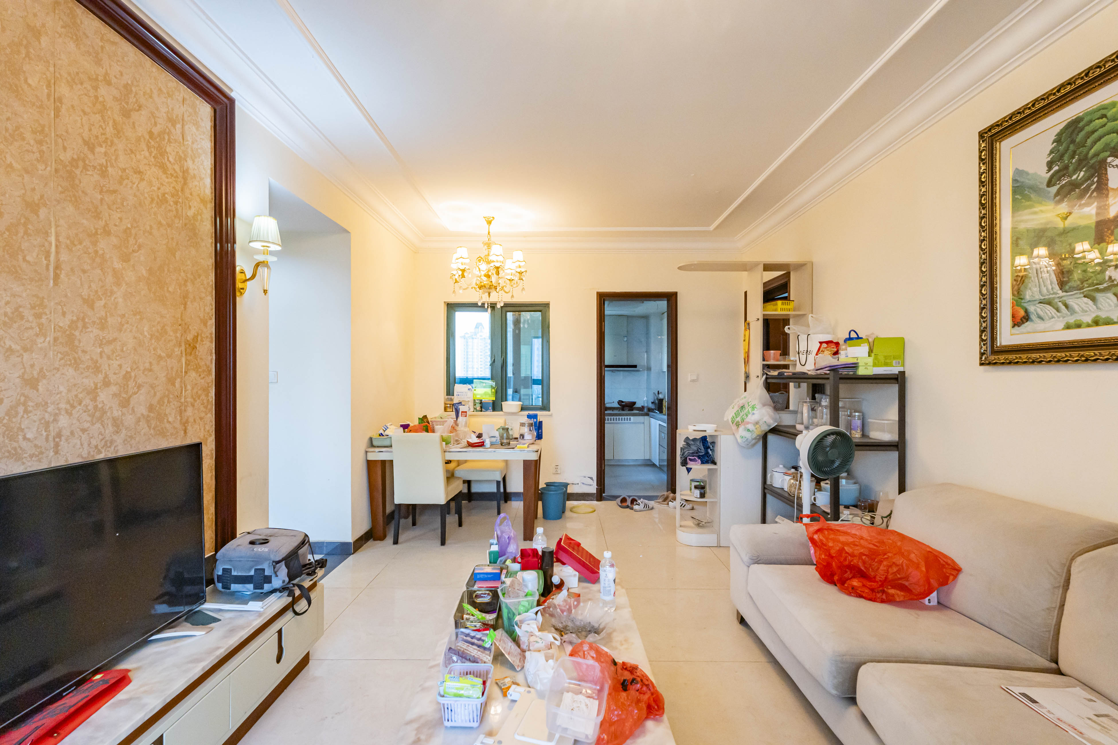 恒大雅苑  3室2厅1卫    80.0万客厅