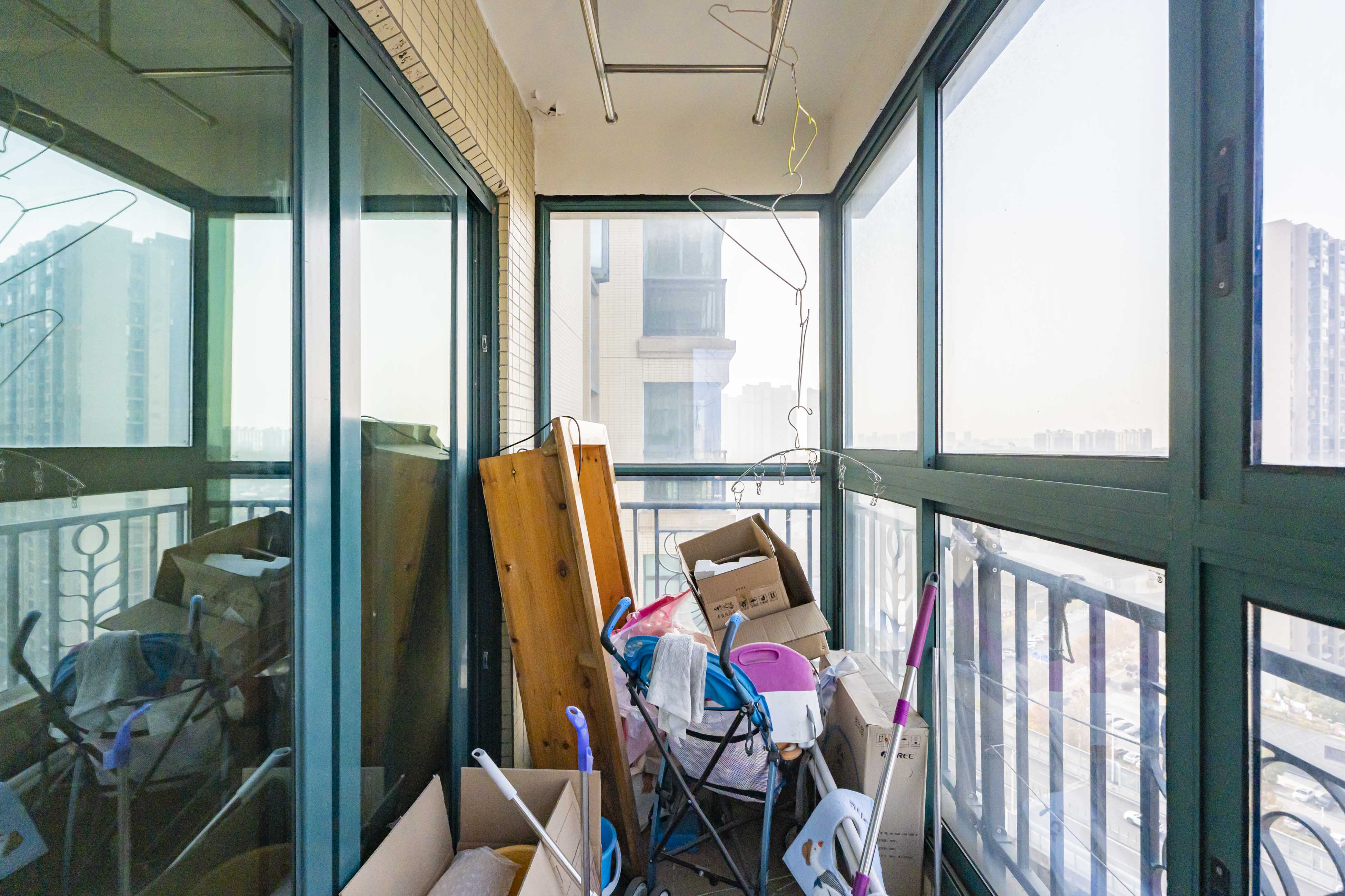 恒大雅苑 3室2厅1卫 80.0万 恒大雅苑 3室2厅1卫 80.0万阳台