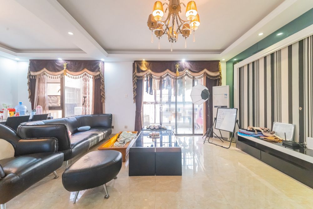 华润凤凰城三期  3室2厅1卫    86.8万