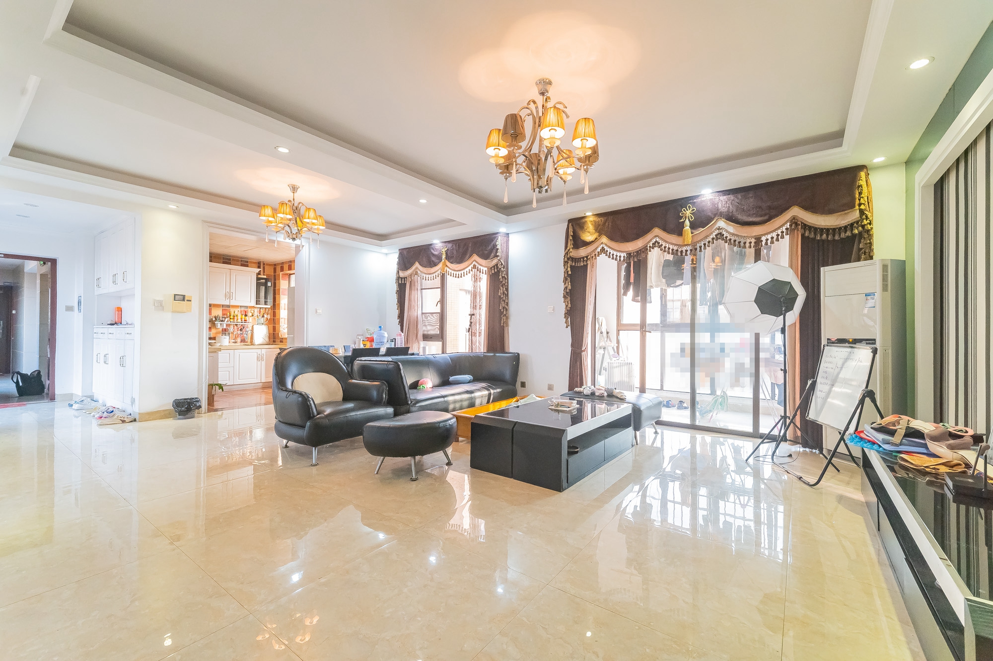 华润凤凰城三期 3室2厅1卫 86.8万 华润凤凰城三期 3室2厅1卫 86.8万客厅