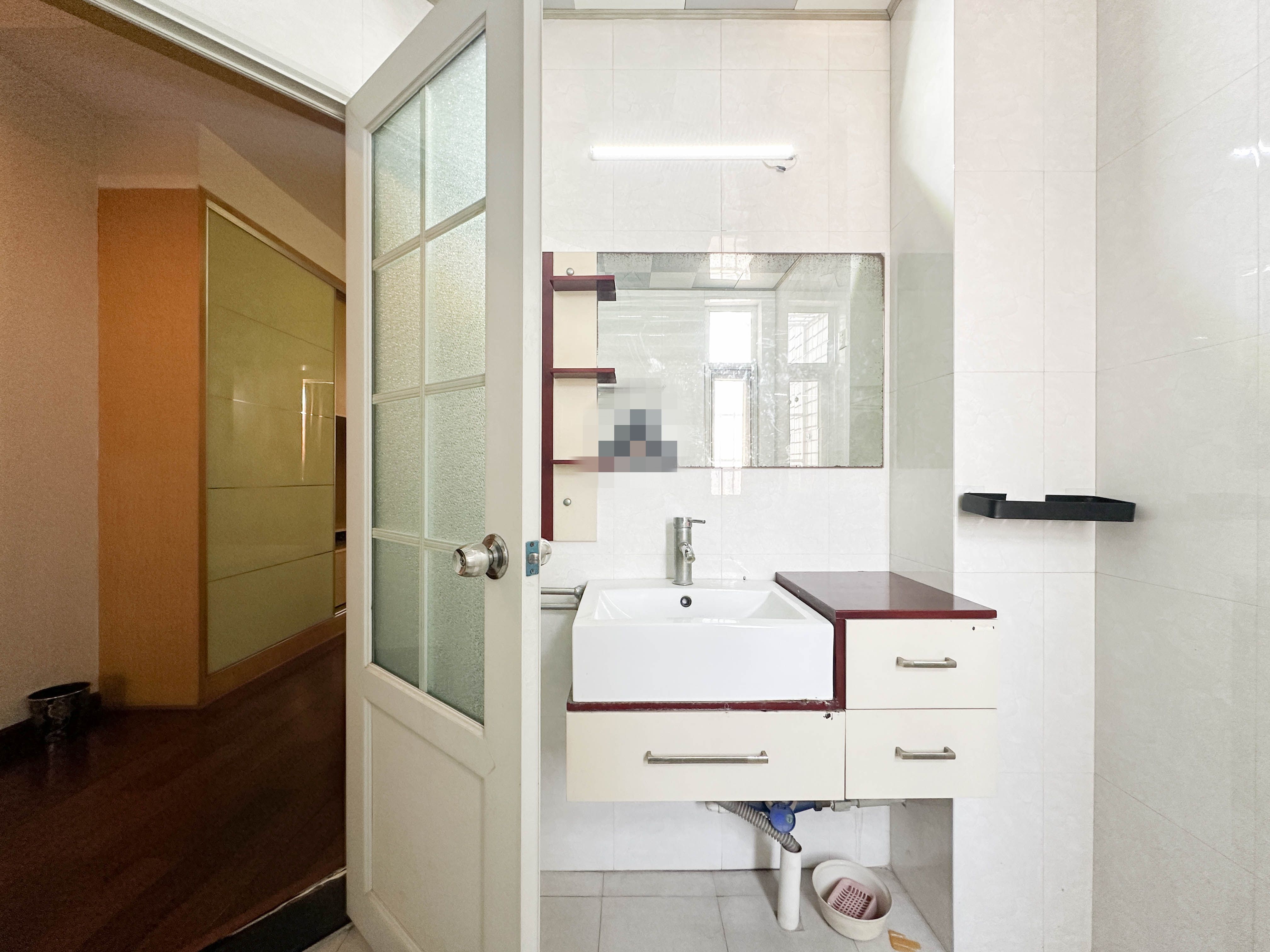 鑫天芙蓉  1室0厅0卫    84.8万 鑫天芙蓉  1室0厅0卫    84.8万卫生间