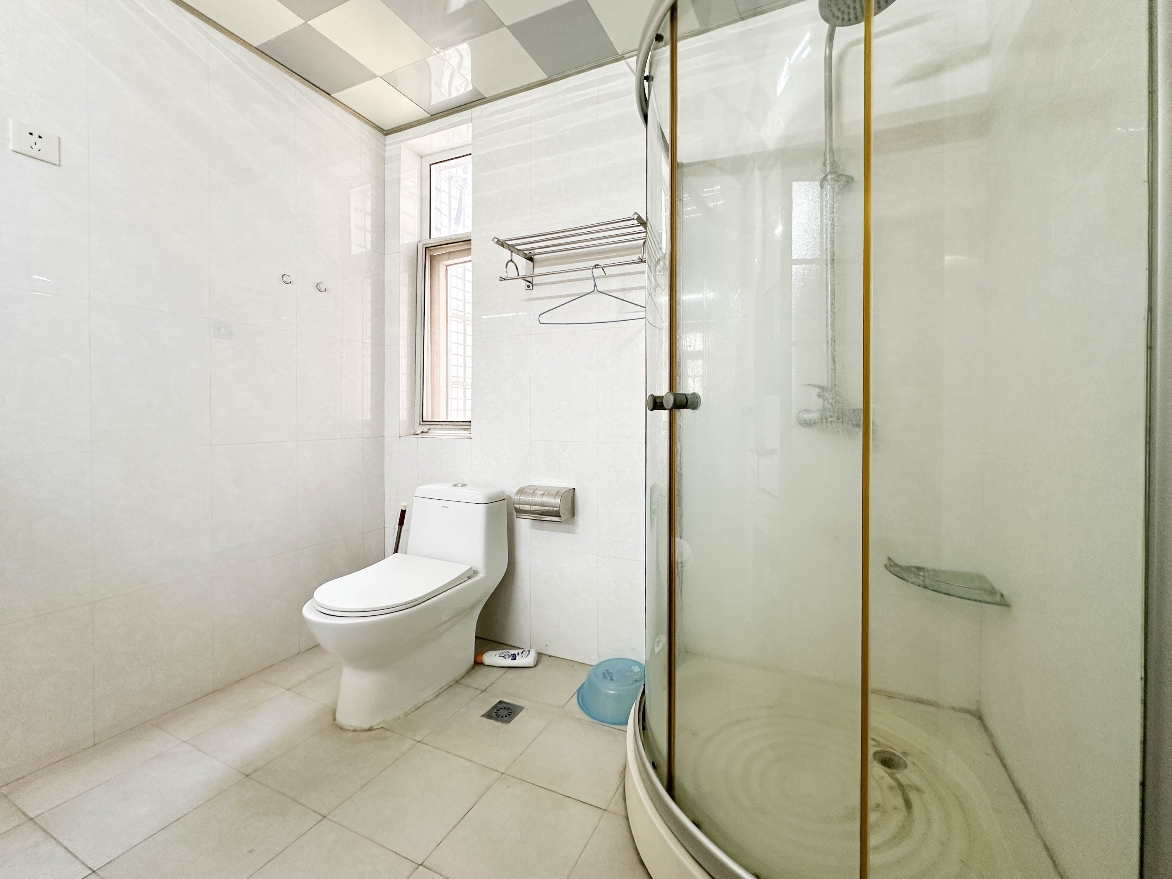 鑫天芙蓉  1室0厅0卫    84.8万 鑫天芙蓉  1室0厅0卫    84.8万卫生间