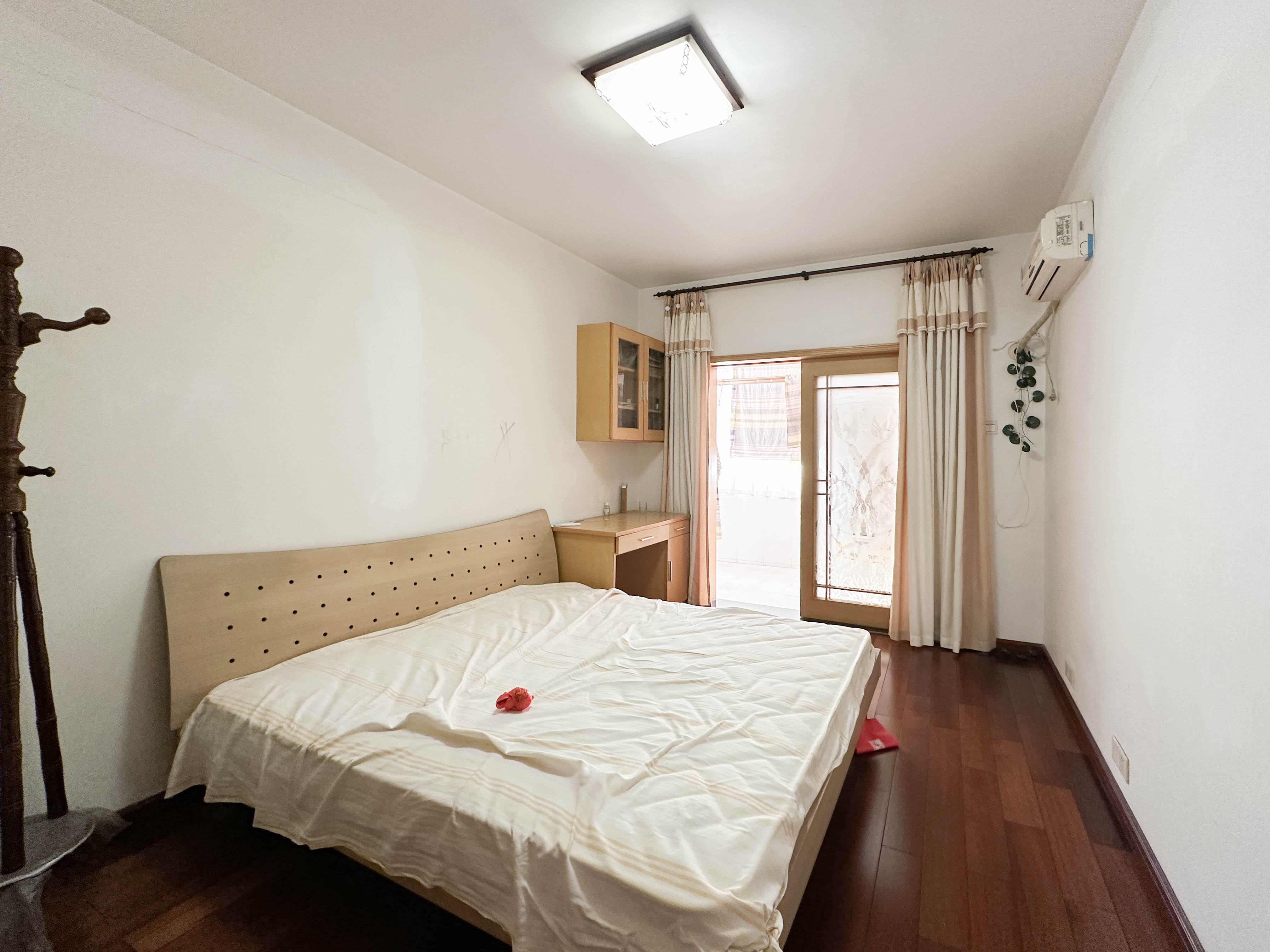 鑫天芙蓉  1室0厅0卫    84.8万 鑫天芙蓉  1室0厅0卫    84.8万卧室