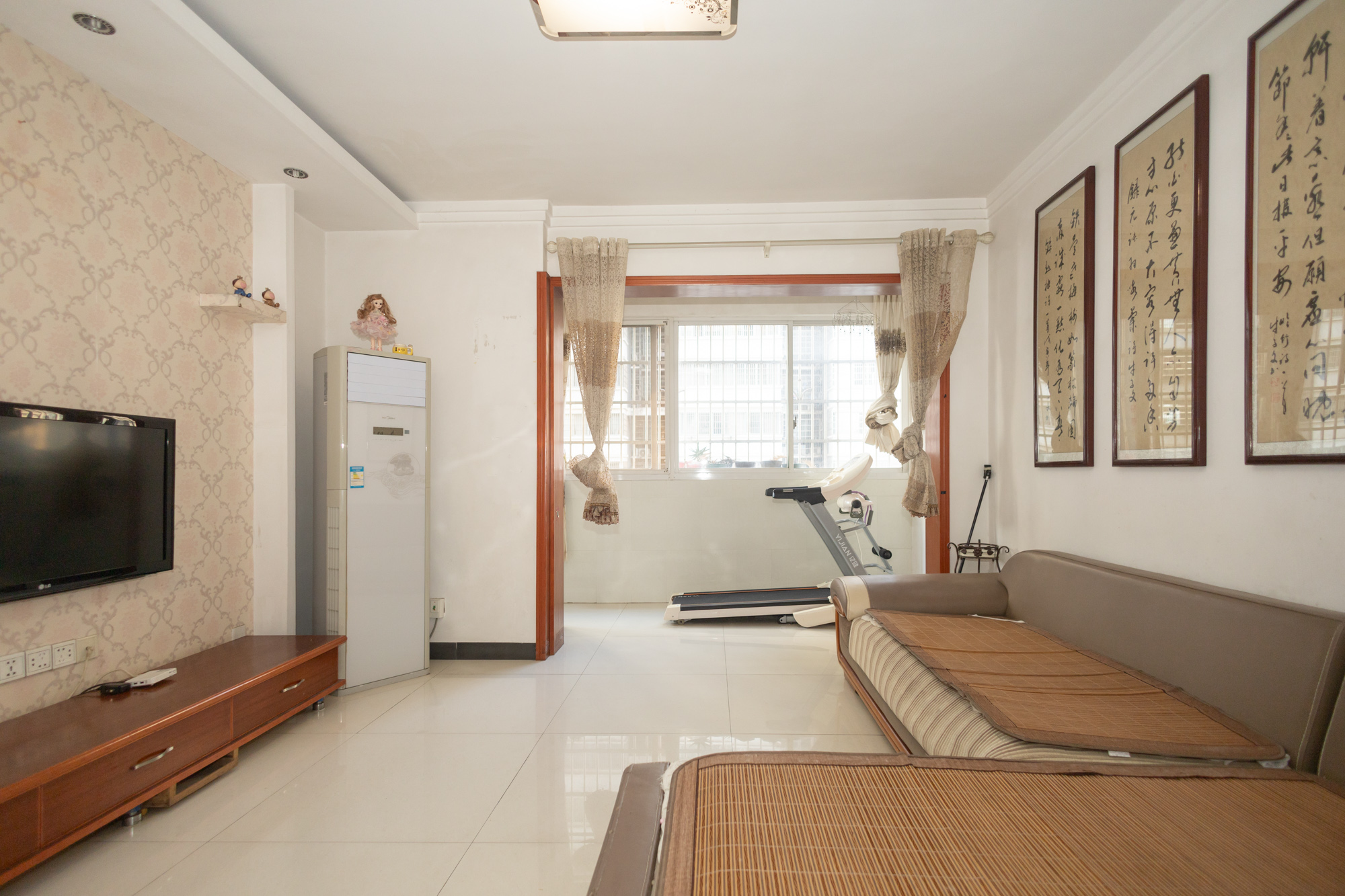 锦璨家园  3室2厅1卫    49.0万 锦璨家园  3室2厅1卫    49.0万客厅