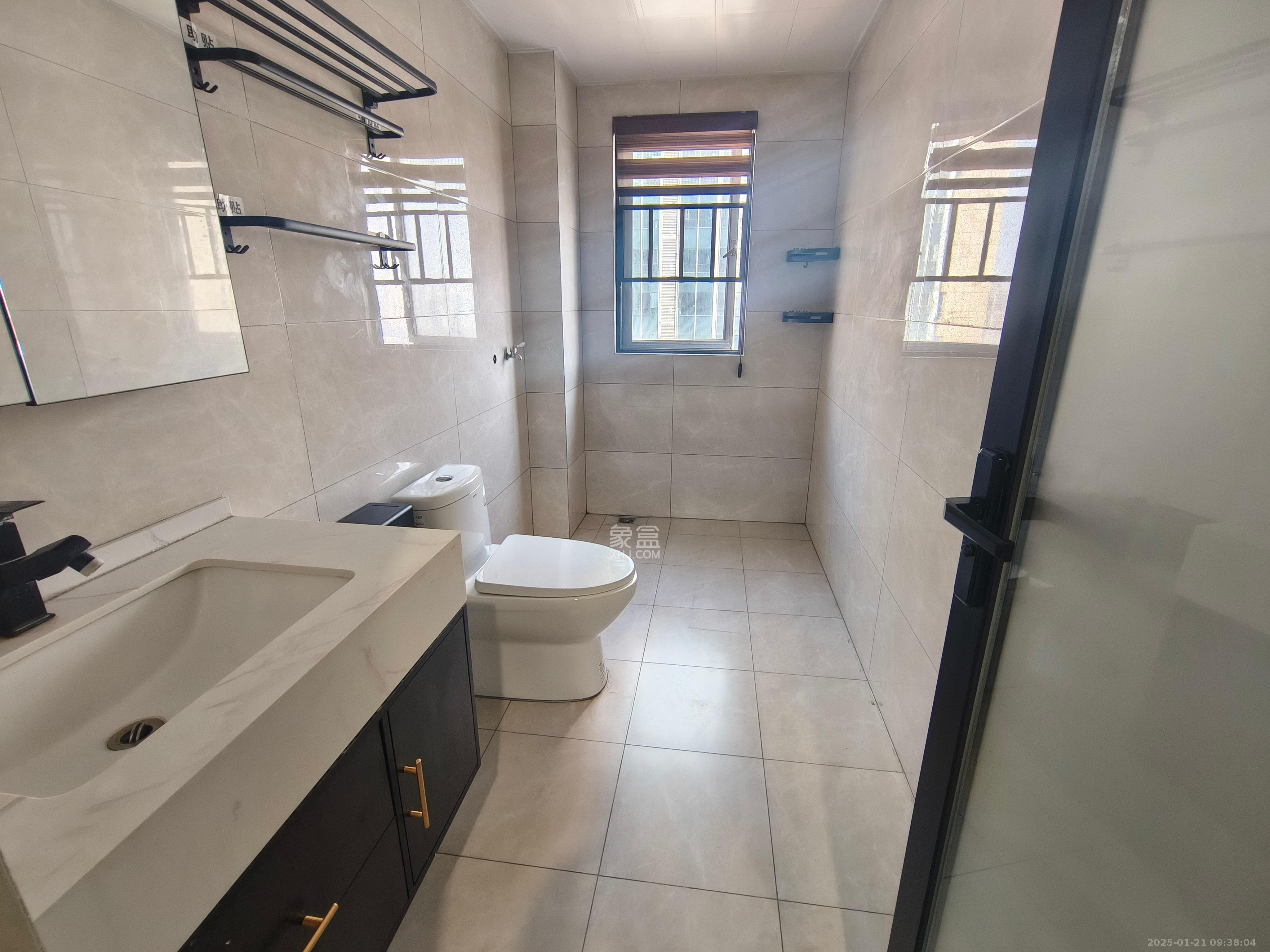 长房东旭国际 4室2厅2卫 3800.0元/月 长房东旭国际 4室2厅2卫 3800.0元/月室内图