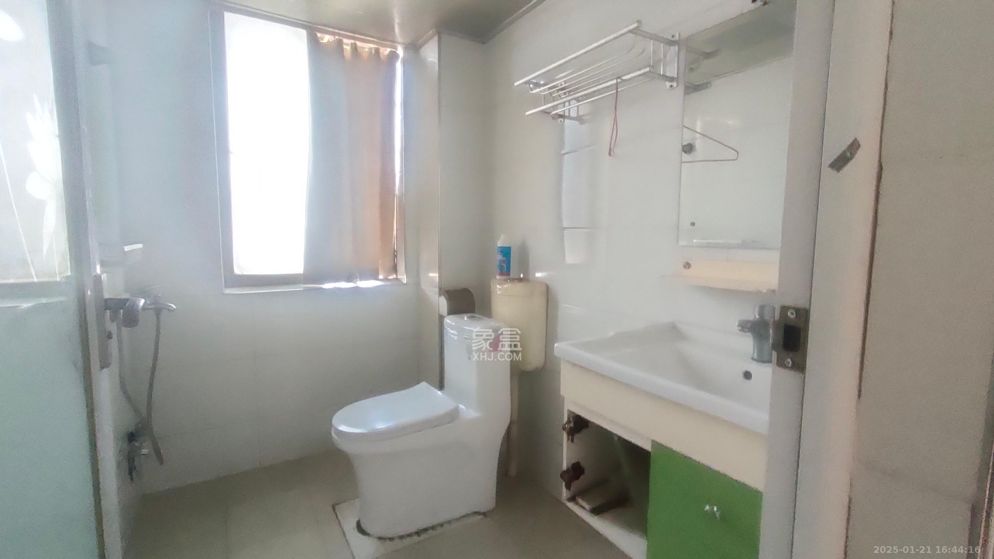 荷叶小区 2室1厅1卫 1400.0元/月 荷叶小区 2室1厅1卫 1400.0元/月室内图