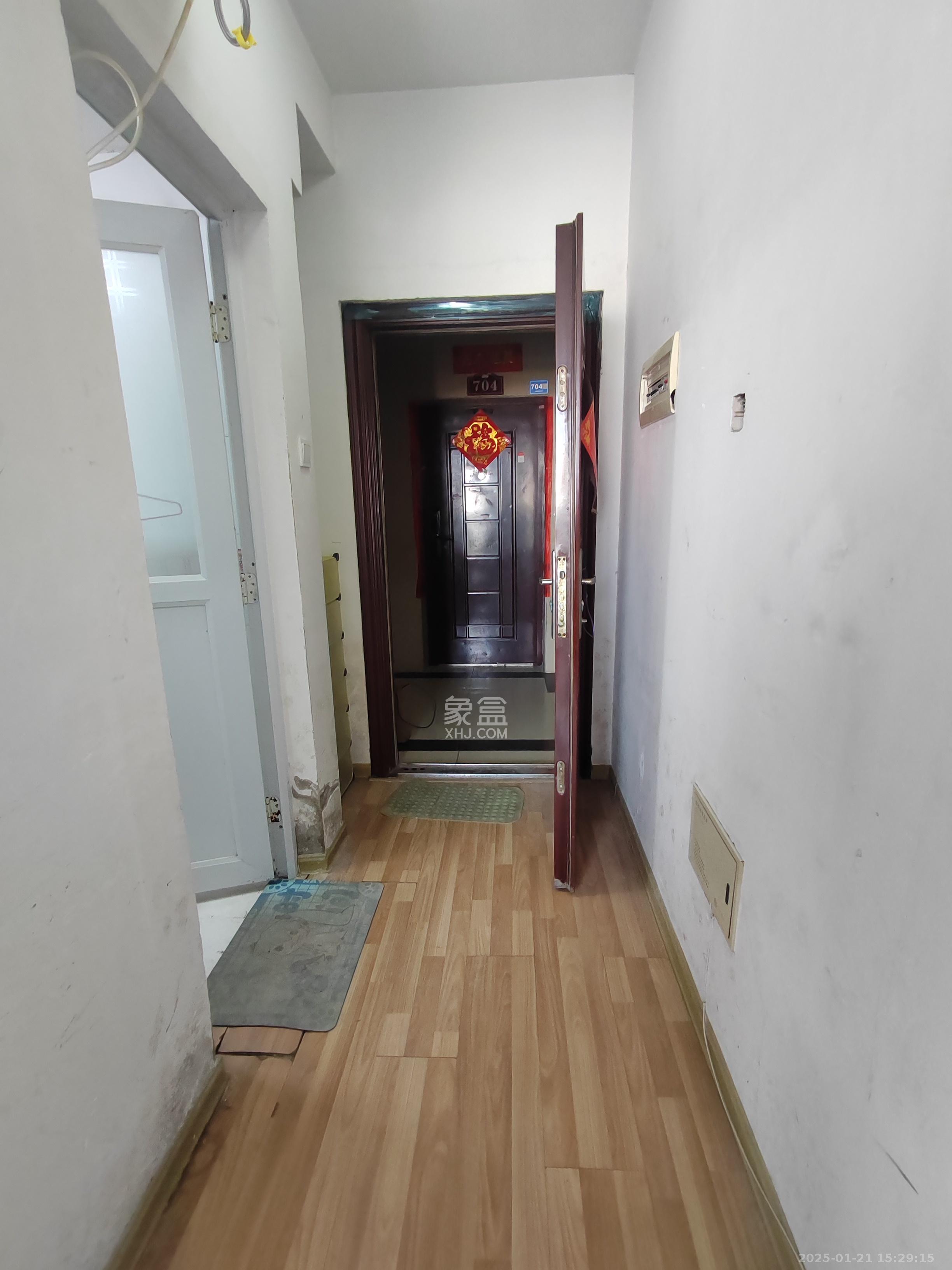 枫华府第  1室1厅1卫   800.00元/月室内图