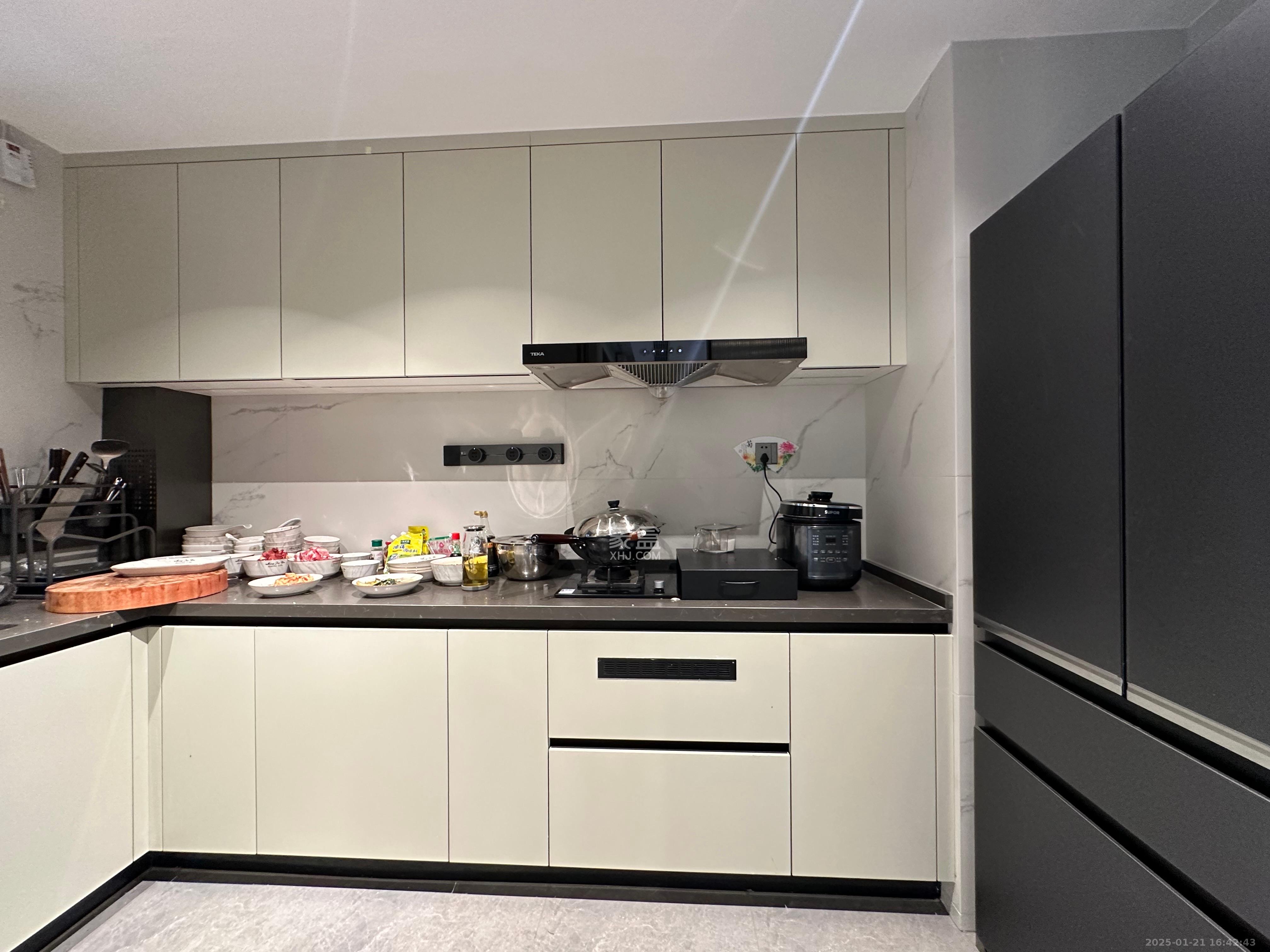 长沙悦府（华润万象城）  3室2厅3卫    12000.0元/月室内图